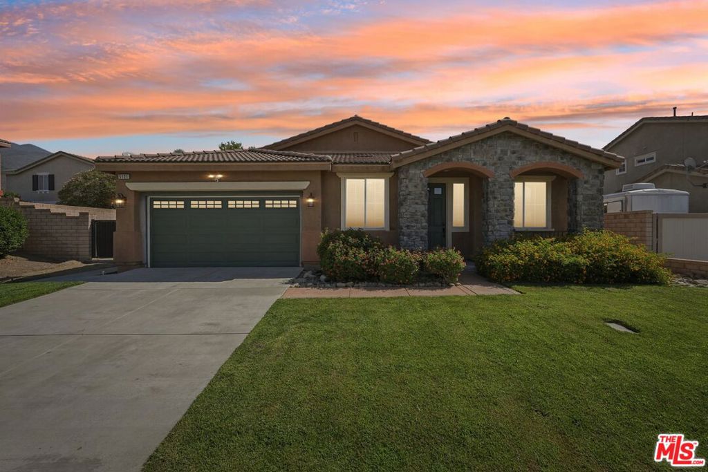 5121 Wisteria Lane