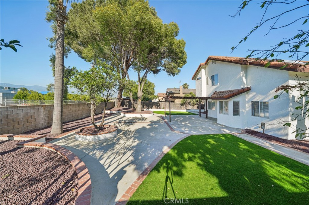 306 E Cascade Drive