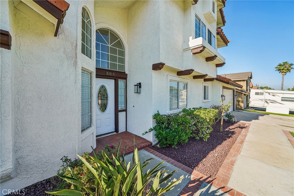 306 E Cascade Drive