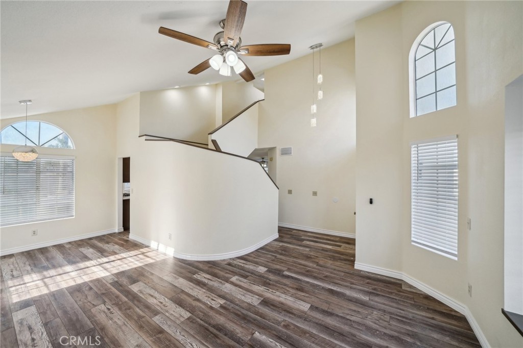 306 E Cascade Drive