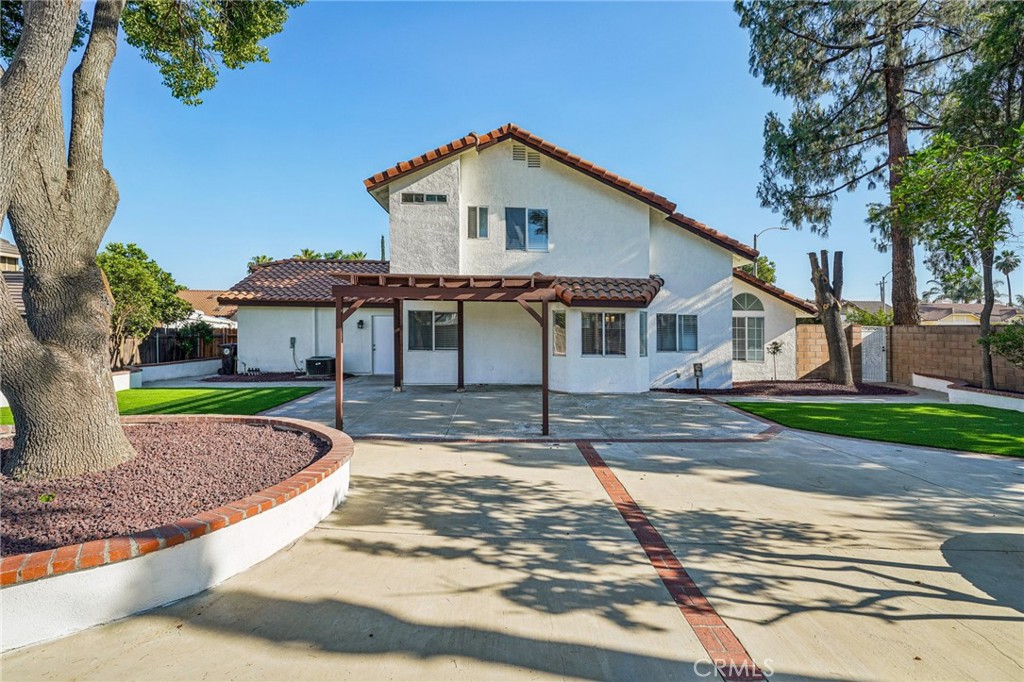 306 E Cascade Drive
