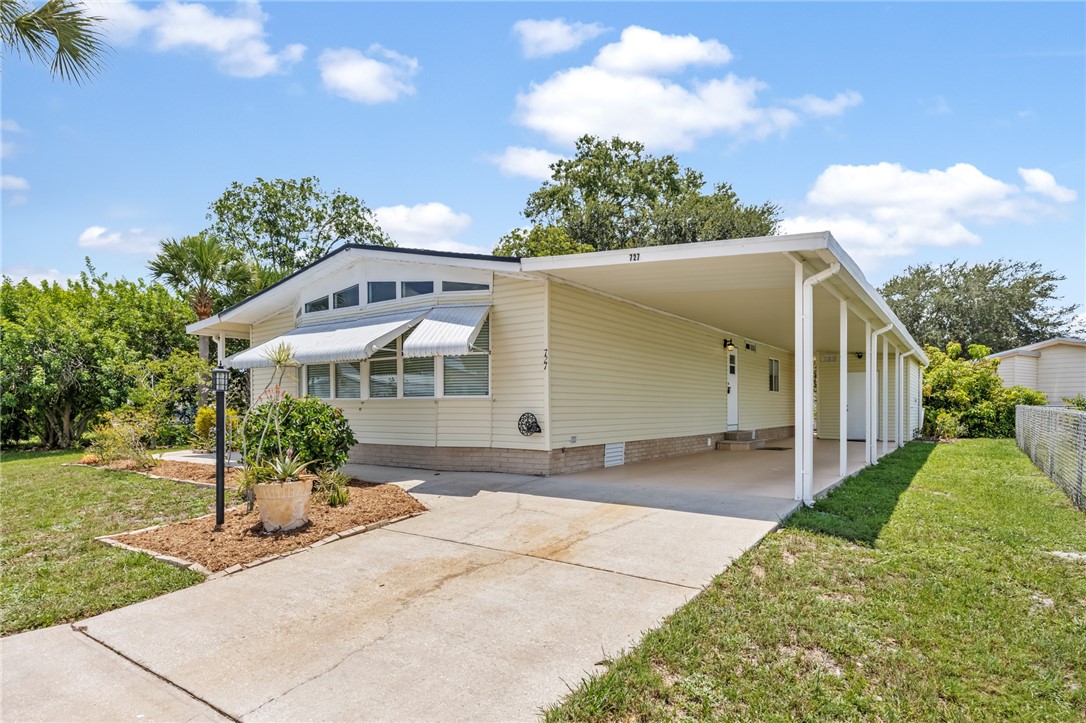 727 Periwinkle Circle