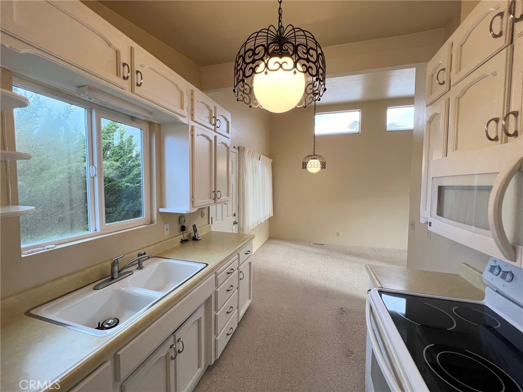 2225 Ironwood Avenue