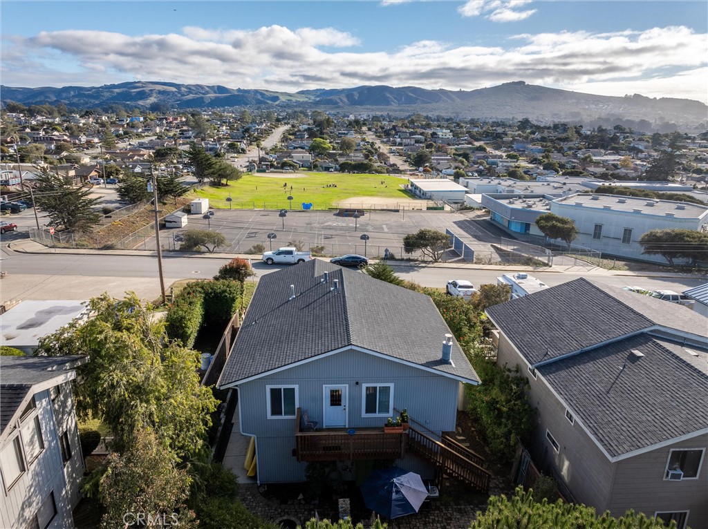 1076 Santa Maria Avenue