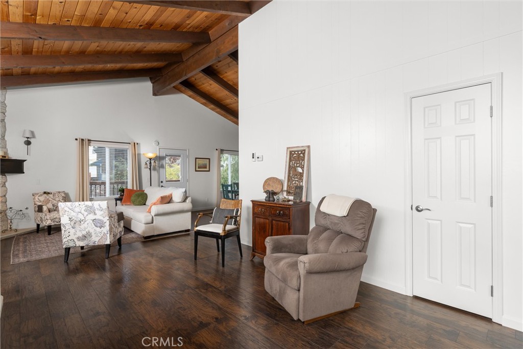 1076 Santa Maria Avenue