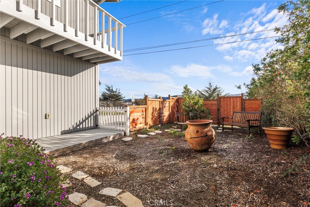 1076 Santa Maria Avenue