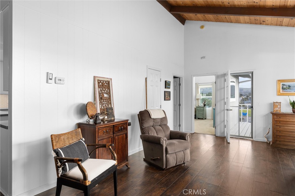 1076 Santa Maria Avenue