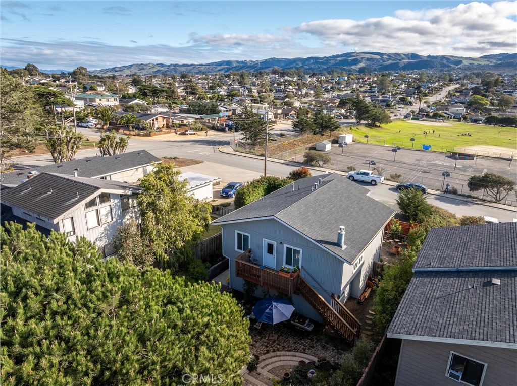 1076 Santa Maria Avenue