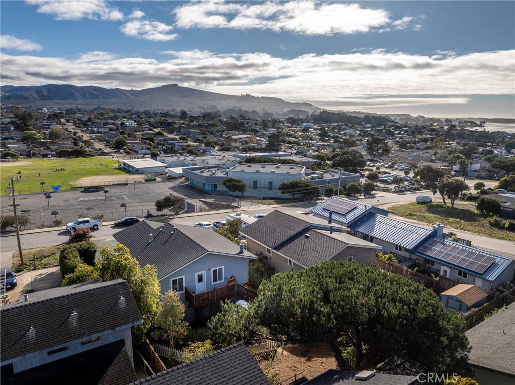 1076 Santa Maria Avenue