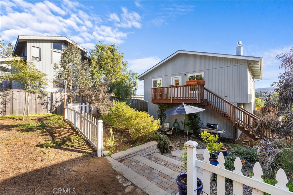 1076 Santa Maria Avenue