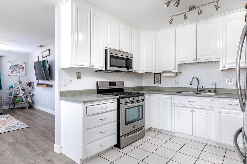 4510 Mananita Avenue