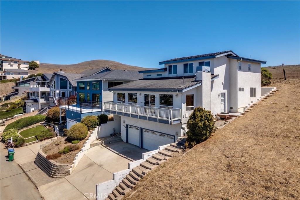 2556 Nutmeg Avenue