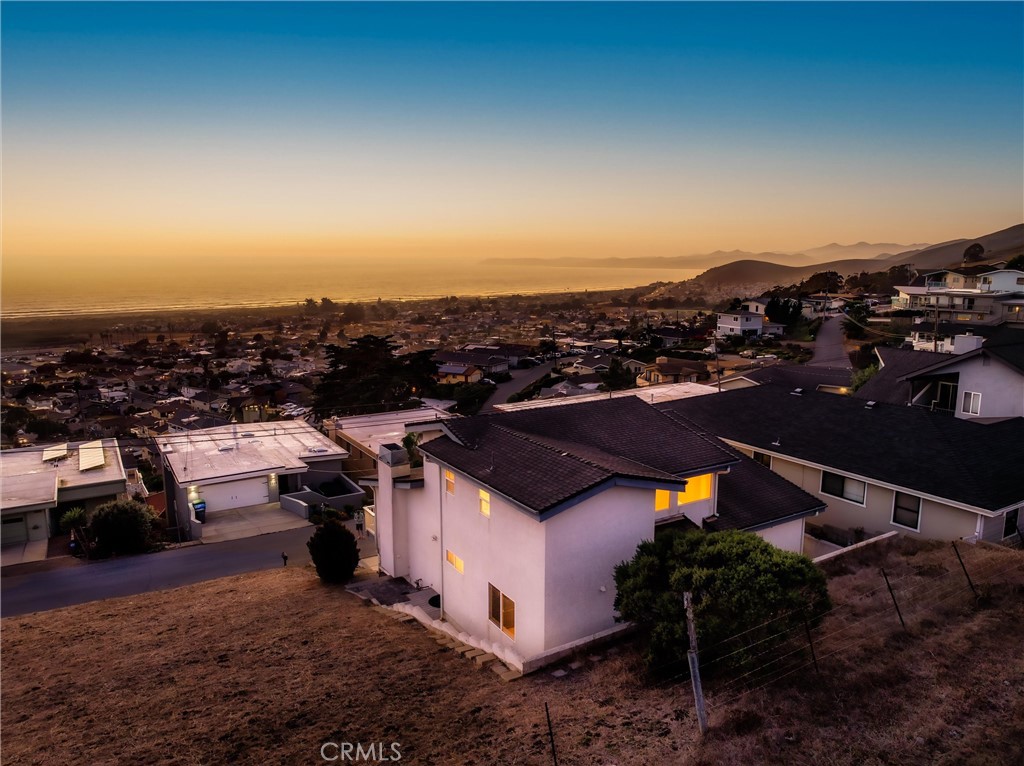 2556 Nutmeg Avenue