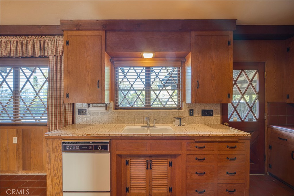 25 Buena Vista Avenue