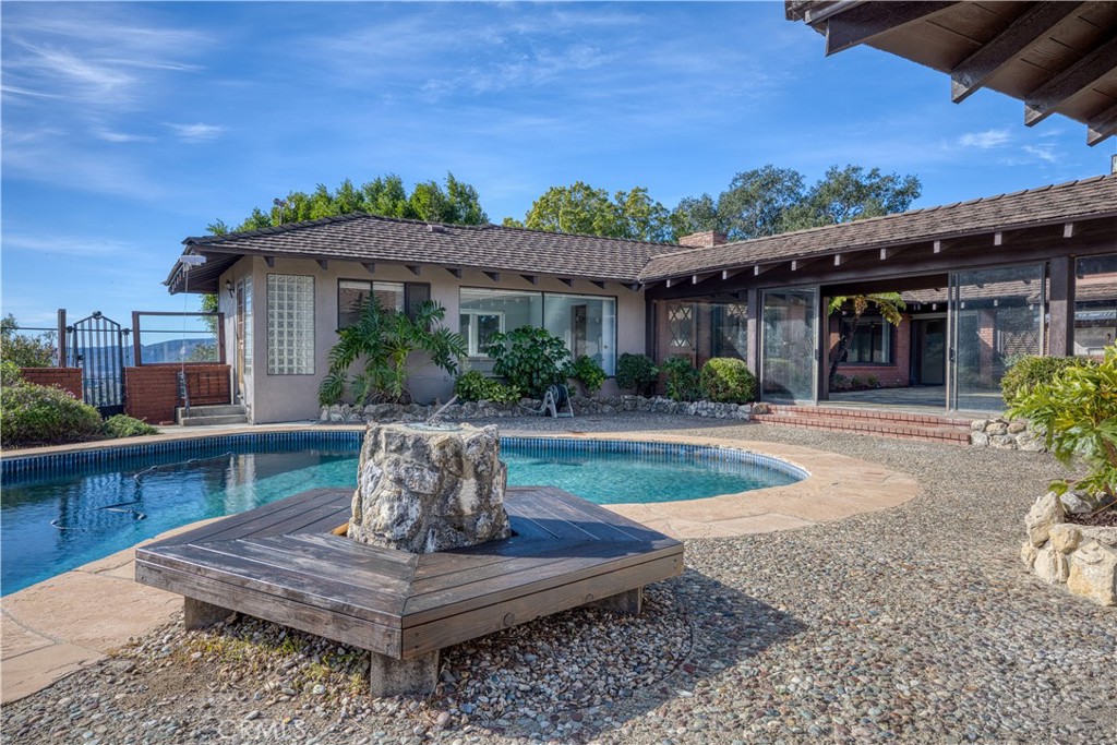 25 Buena Vista Avenue