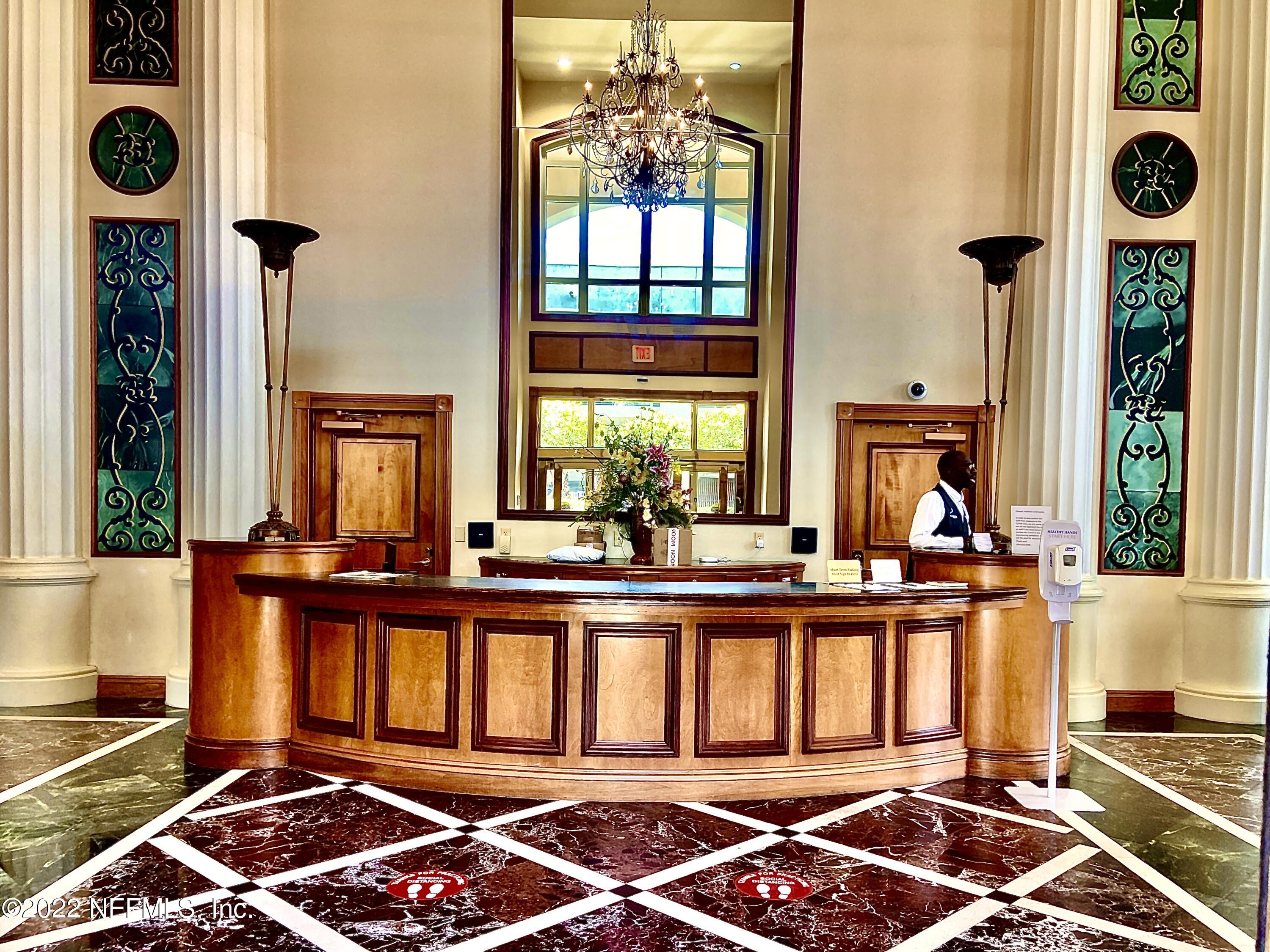400 E BAY ST Unit: 303