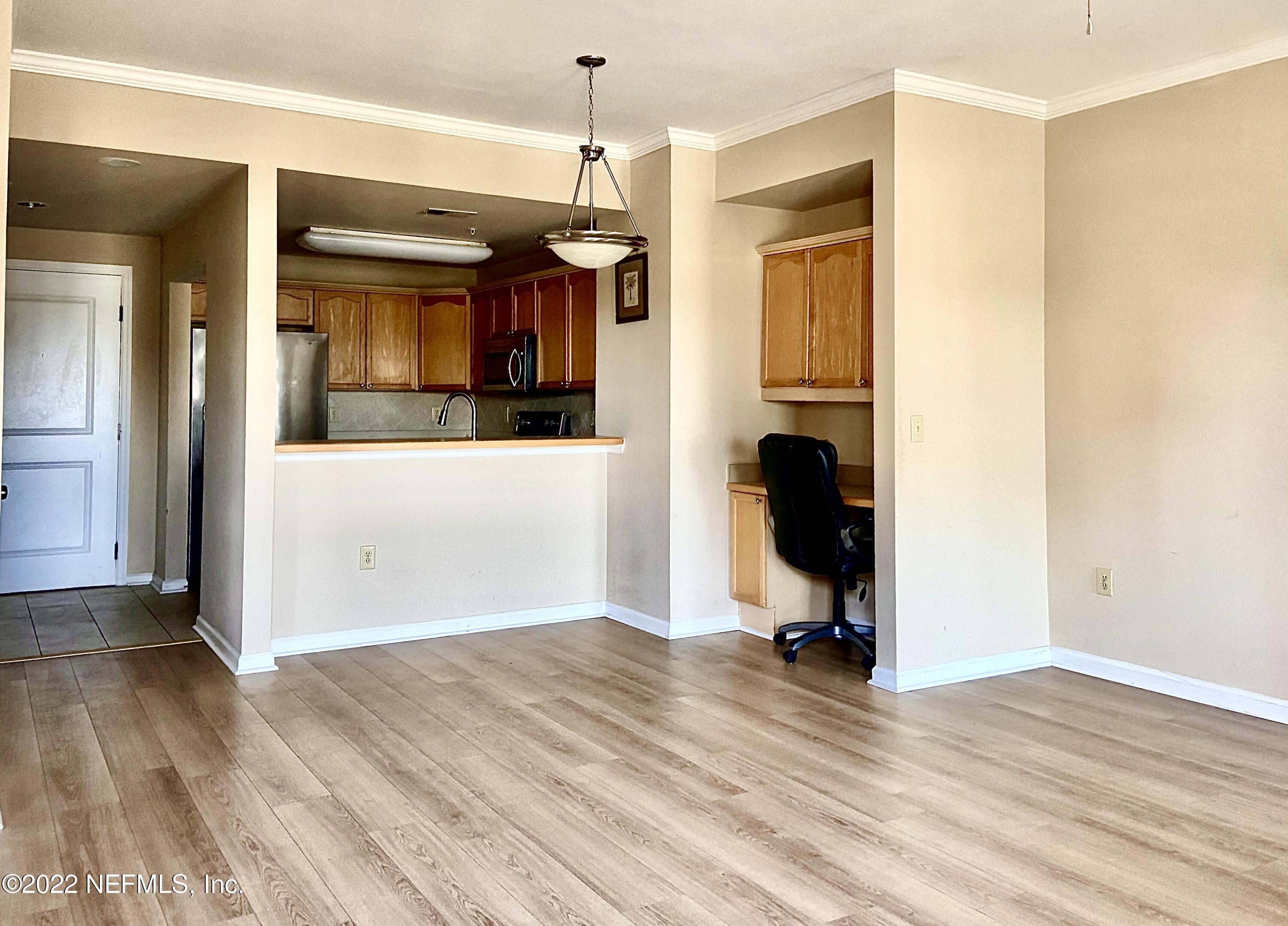 400 E BAY ST Unit: 303