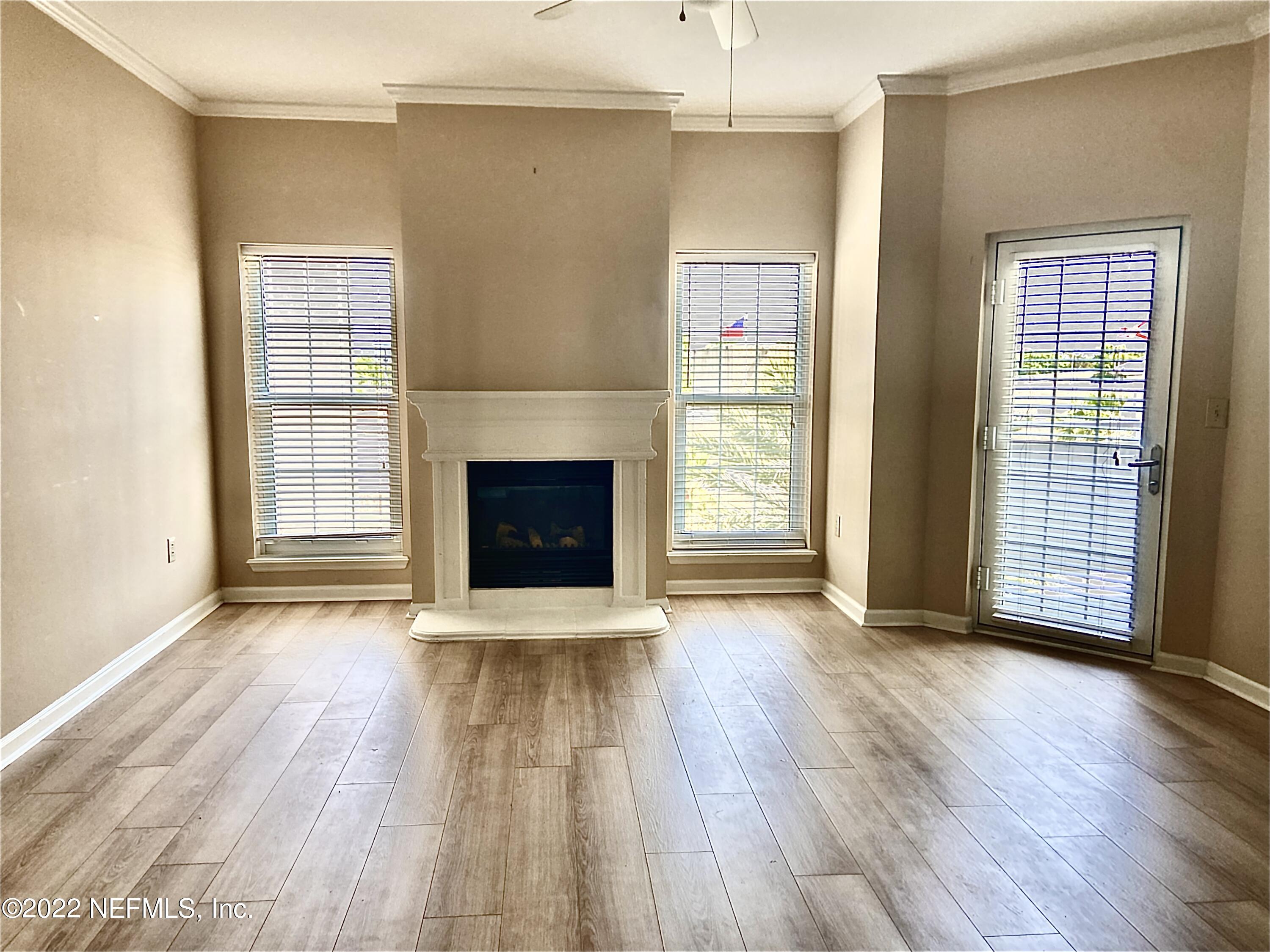 400 E BAY ST Unit: 303