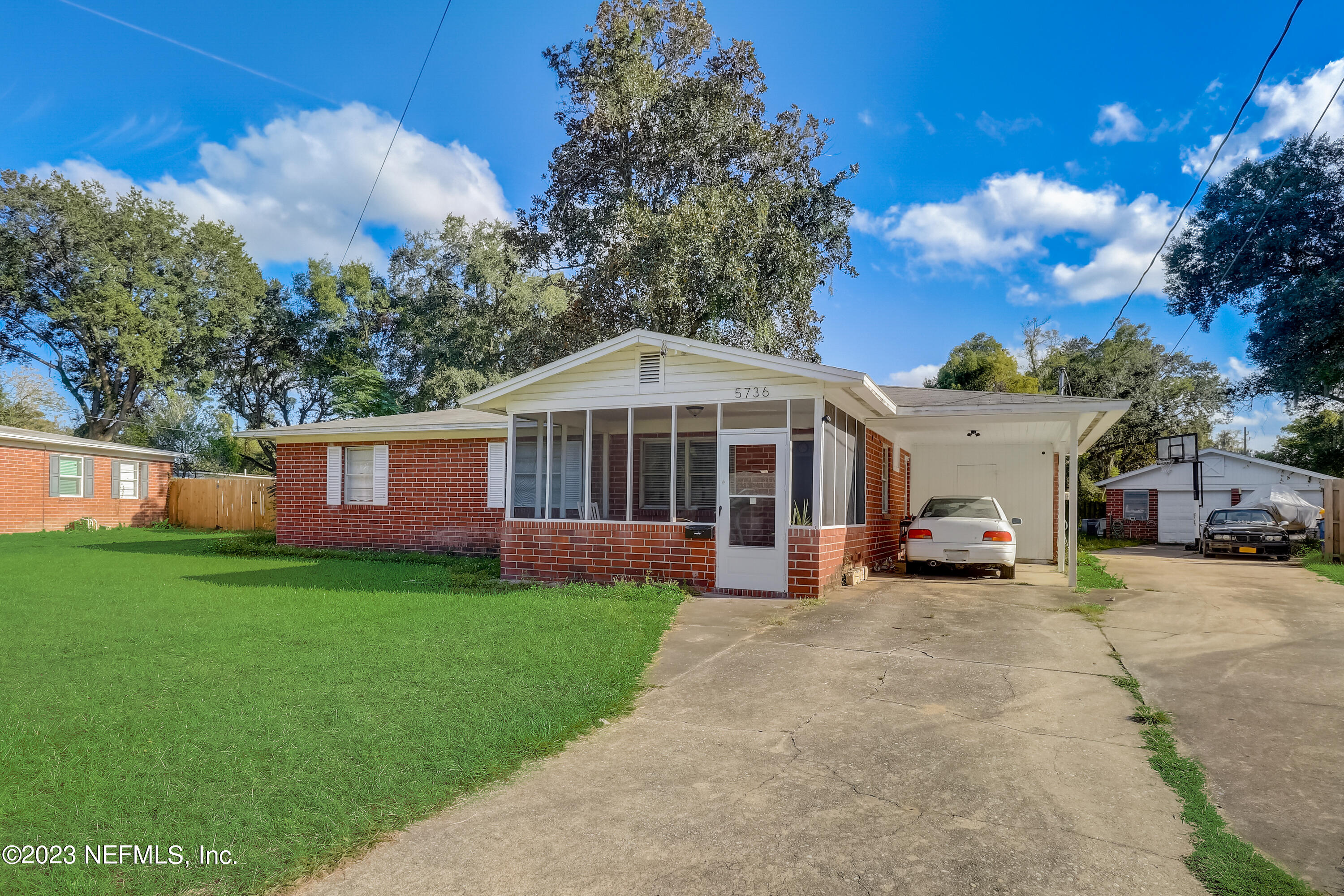 5736 COLLEGE LN