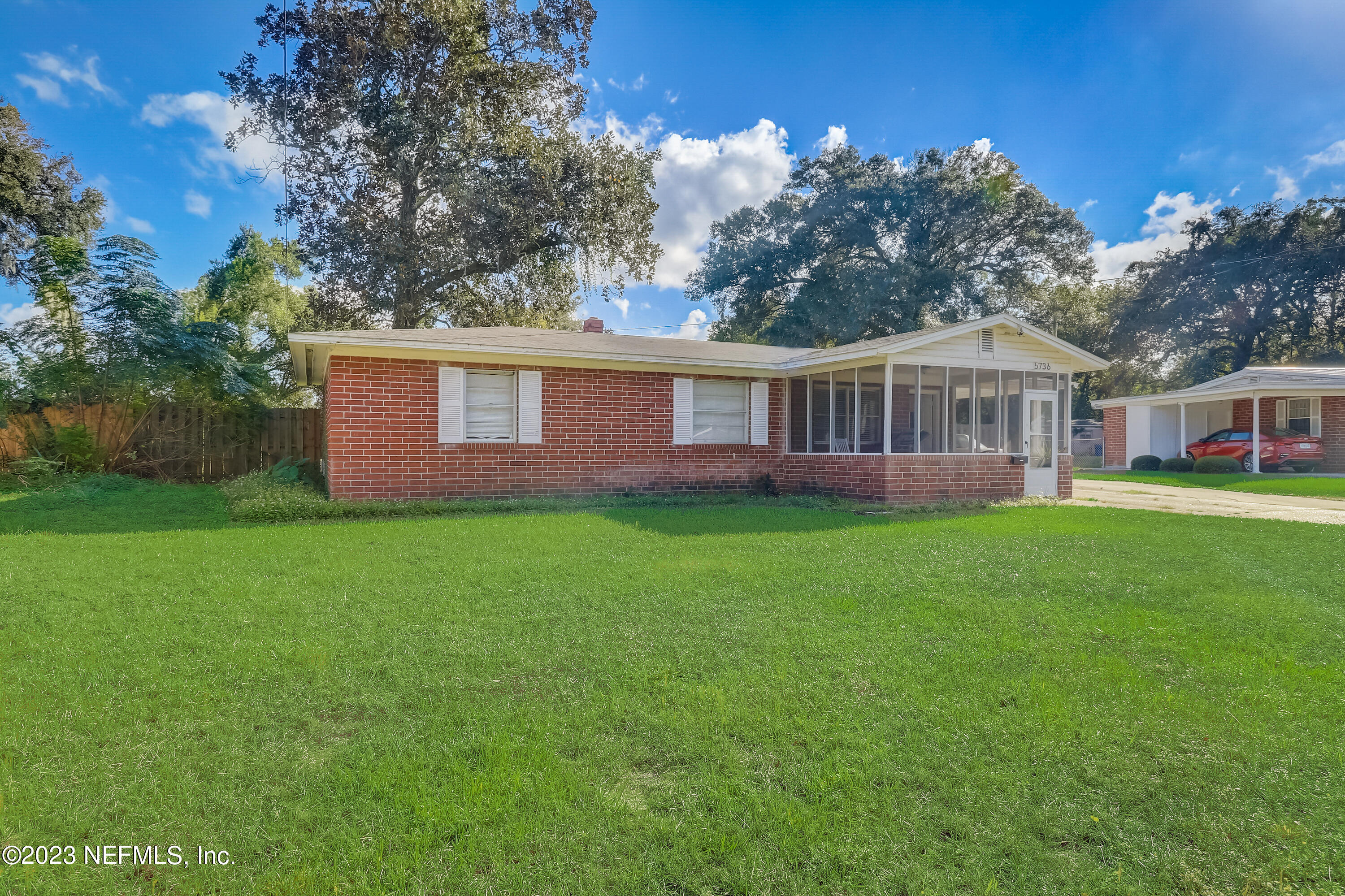 5736 COLLEGE LN