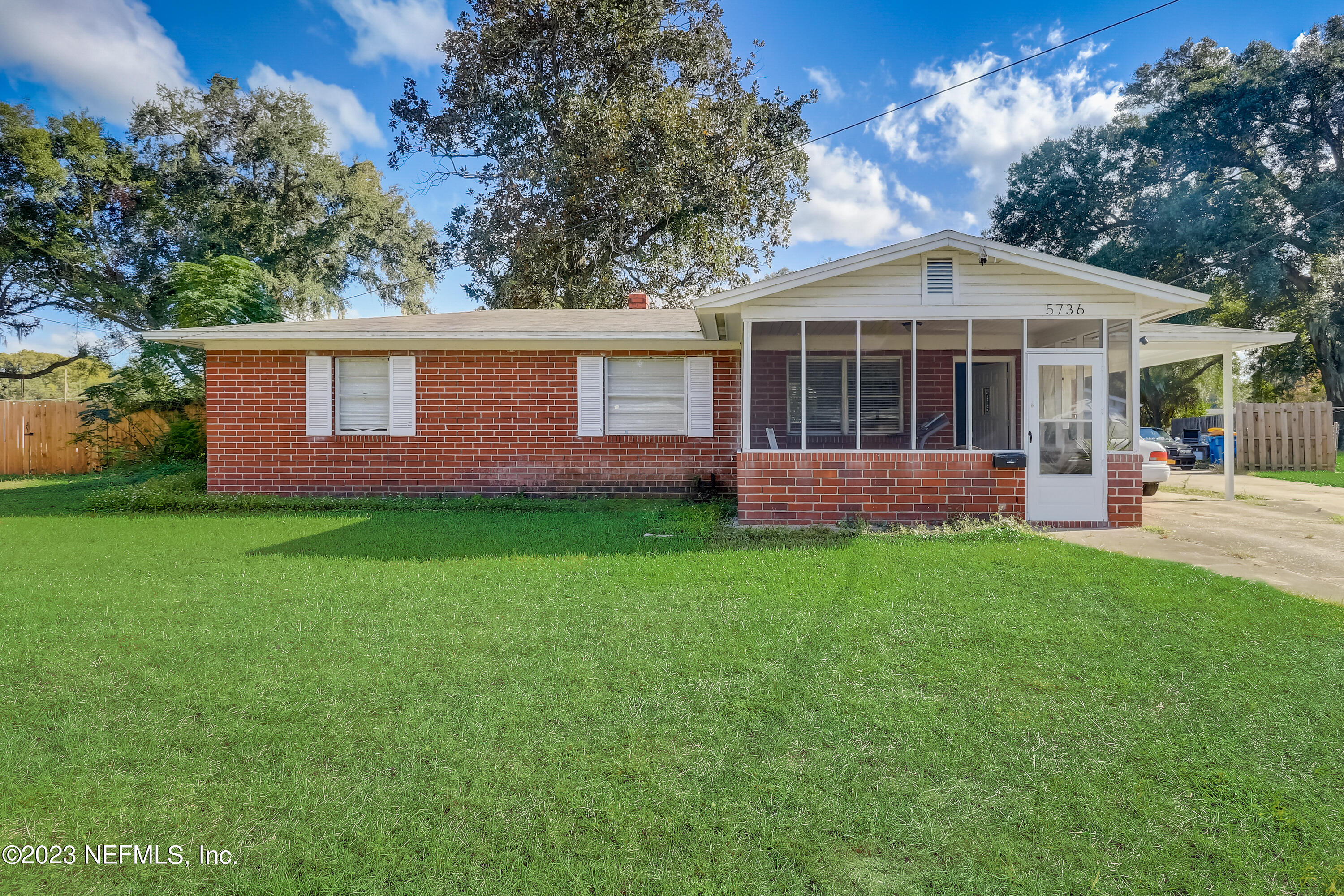 5736 COLLEGE LN