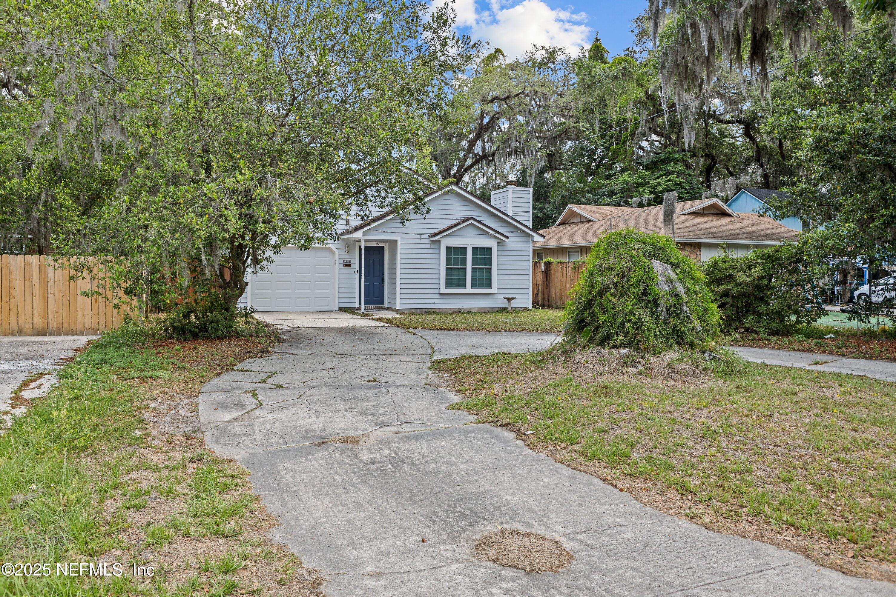 7237 OAKWOOD Drive