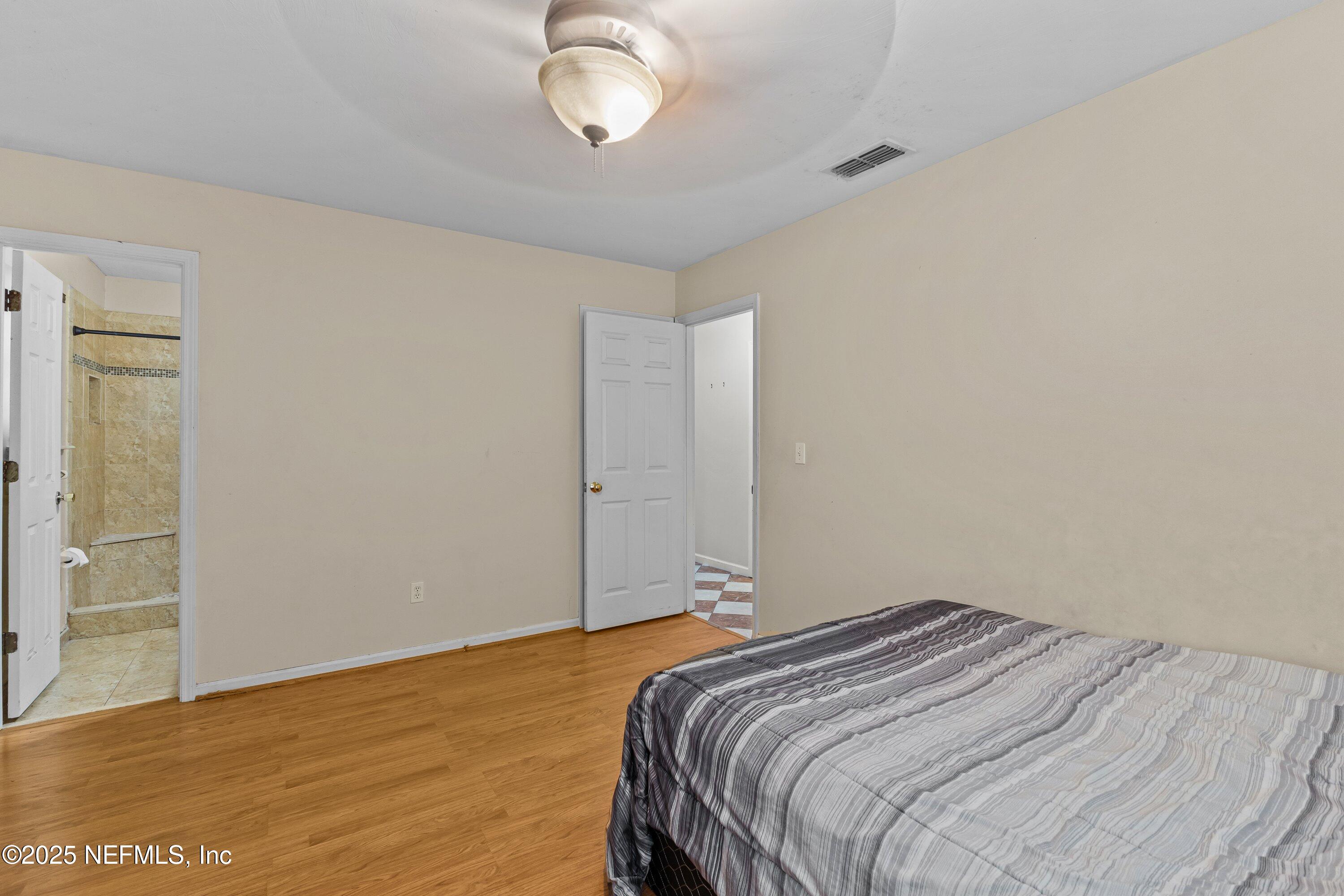 7237 OAKWOOD Drive