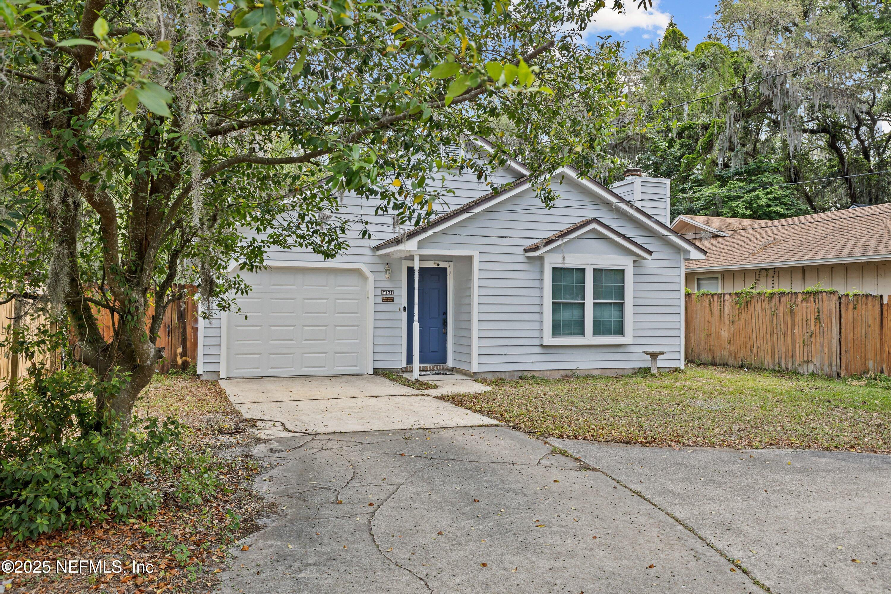 7237 OAKWOOD Drive
