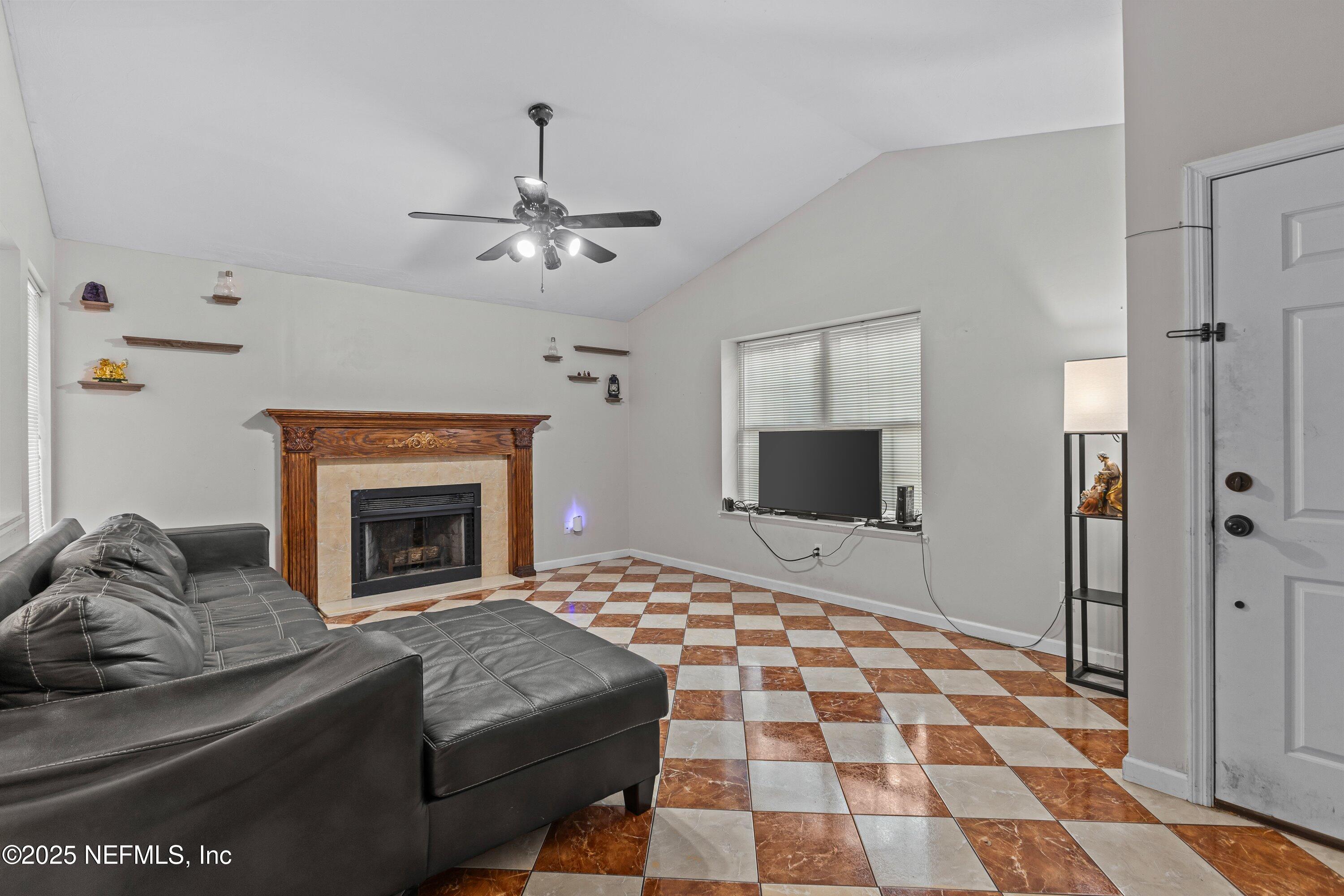 7237 OAKWOOD Drive