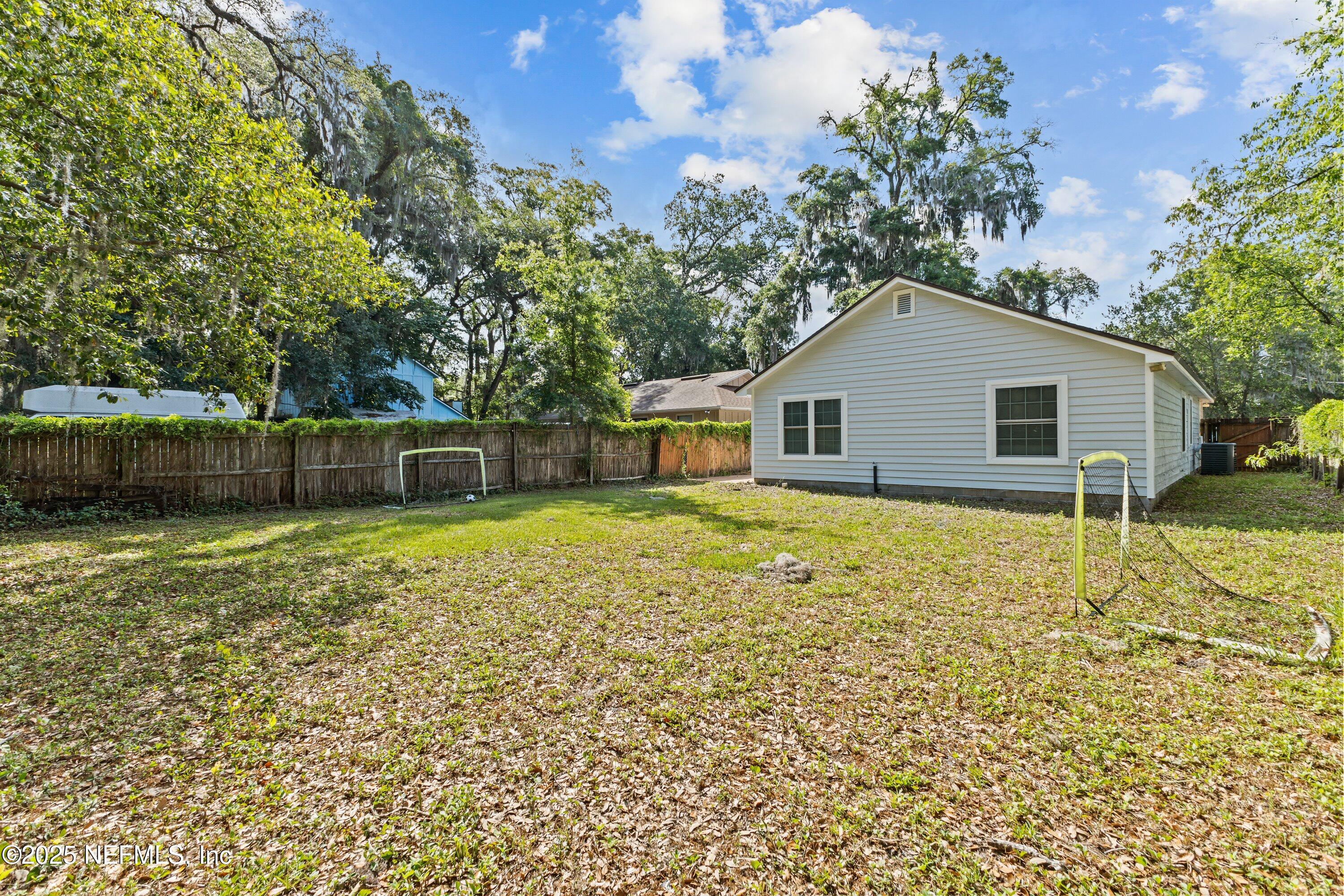 7237 OAKWOOD Drive