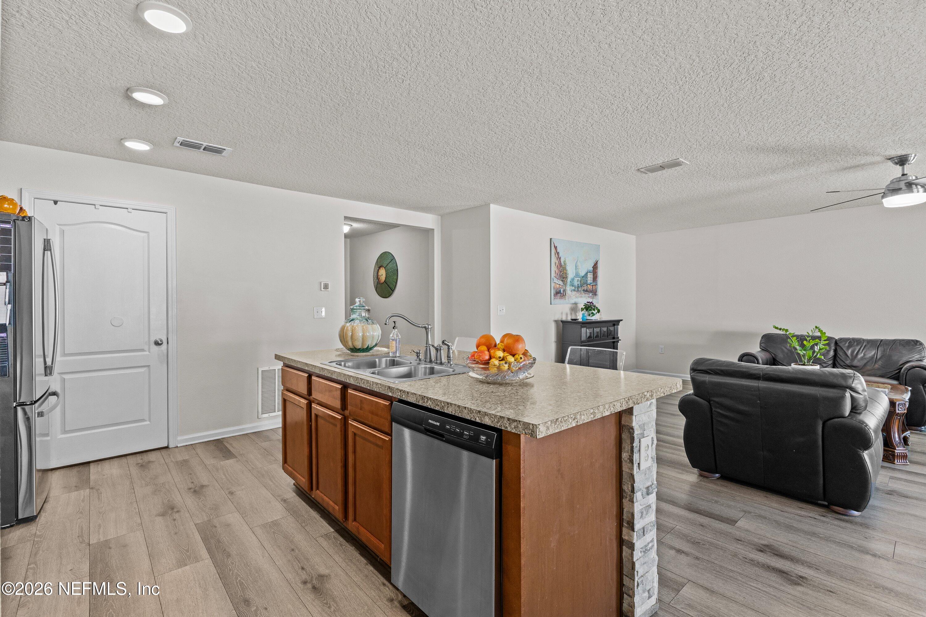 2422 SOTTERLEY Lane