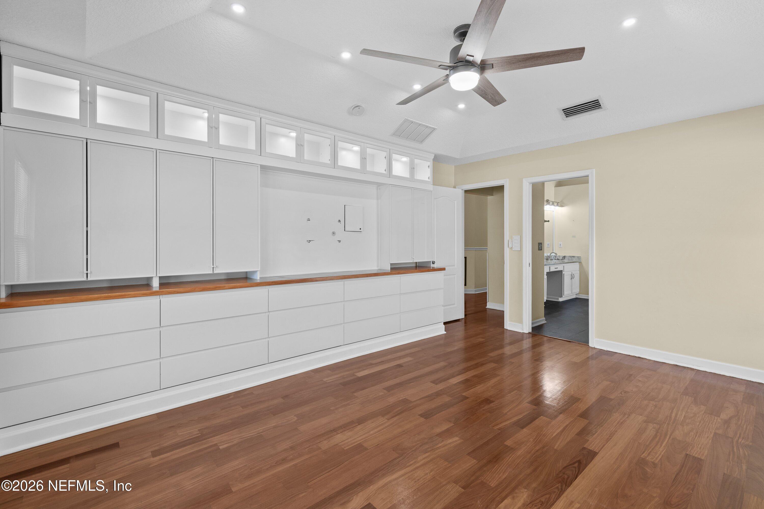 10211 WELLHOUSE Court