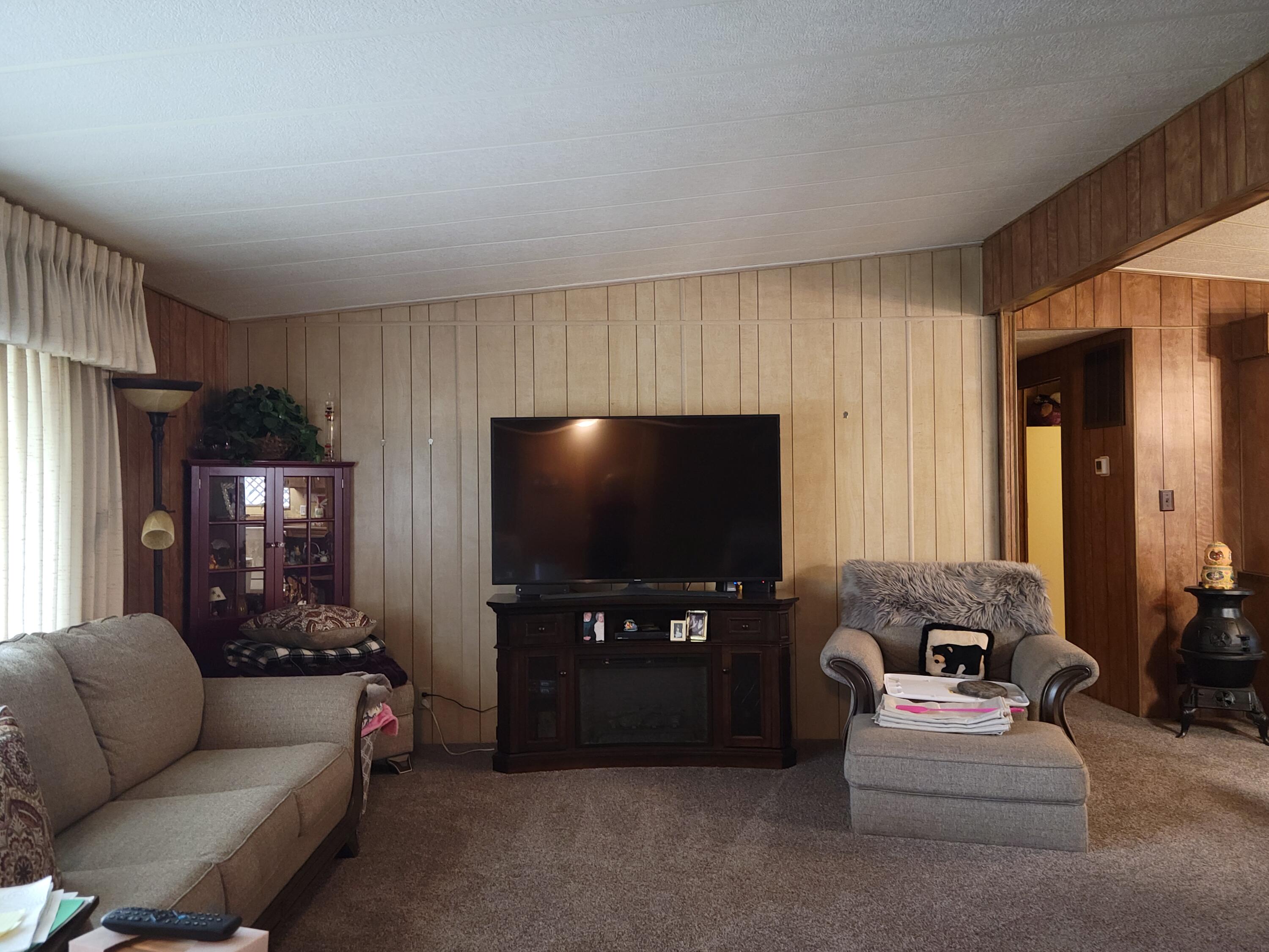 1094 Lee Roze Lane