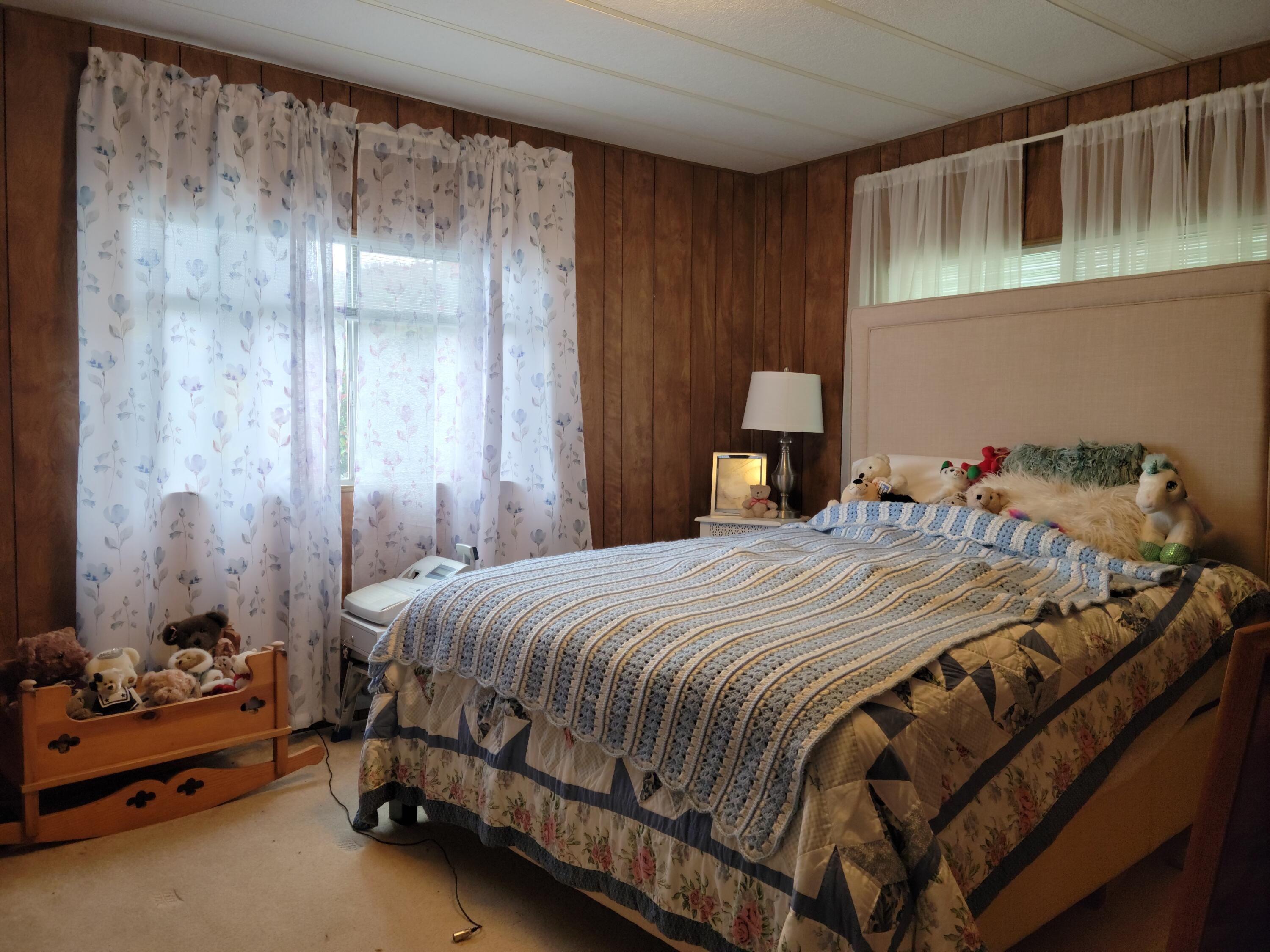 1094 Lee Roze Lane