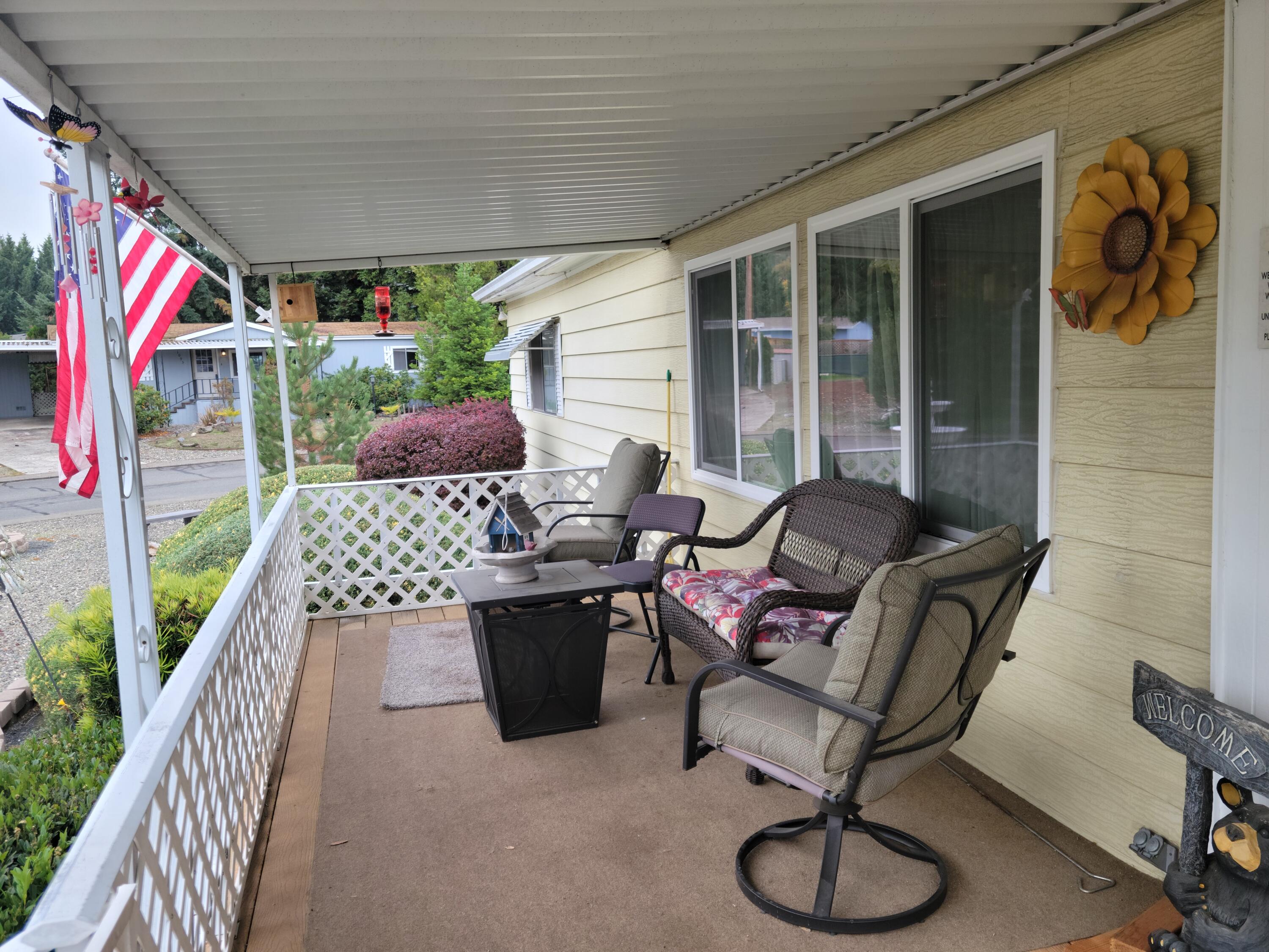 1094 Lee Roze Lane