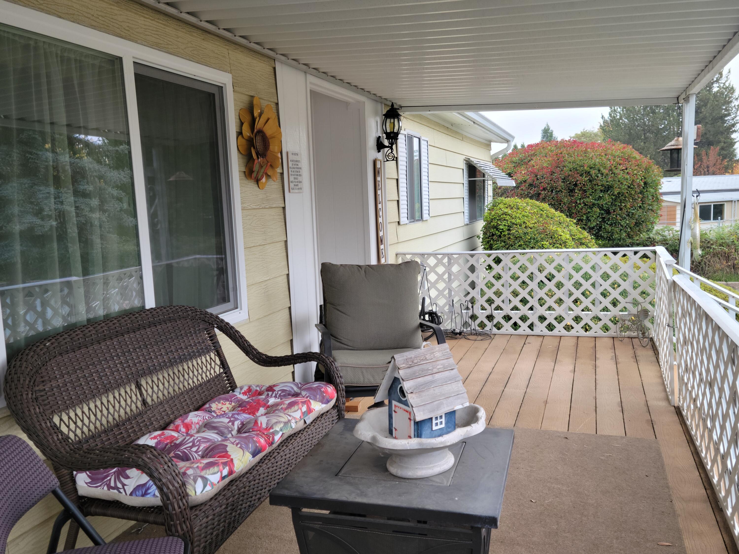 1094 Lee Roze Lane