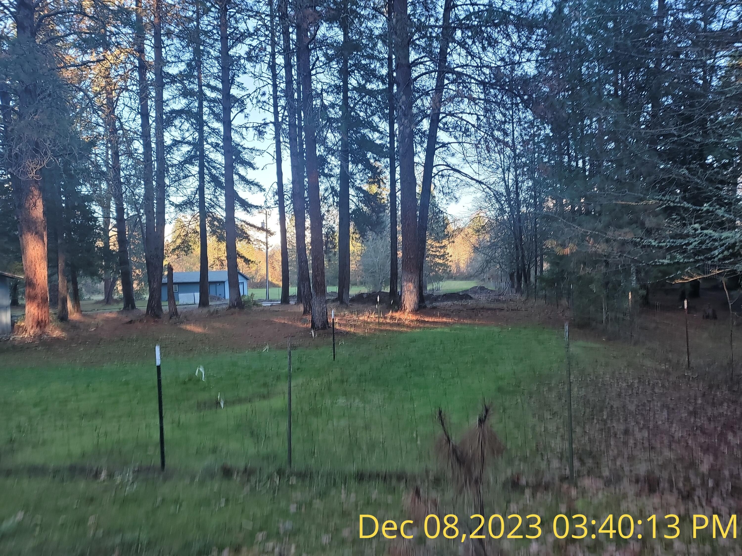 7593 Redwood Highway