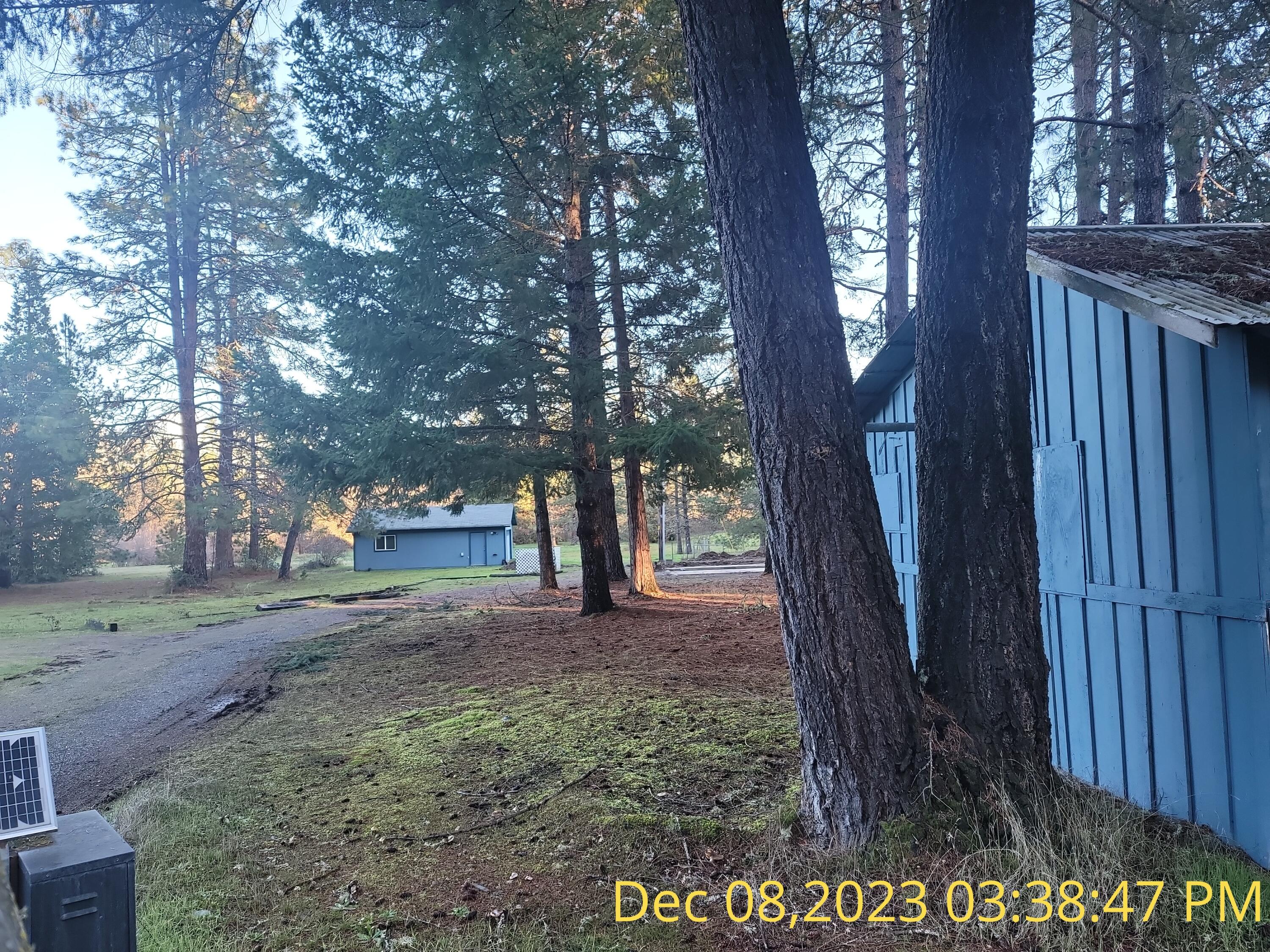 7593 Redwood Highway
