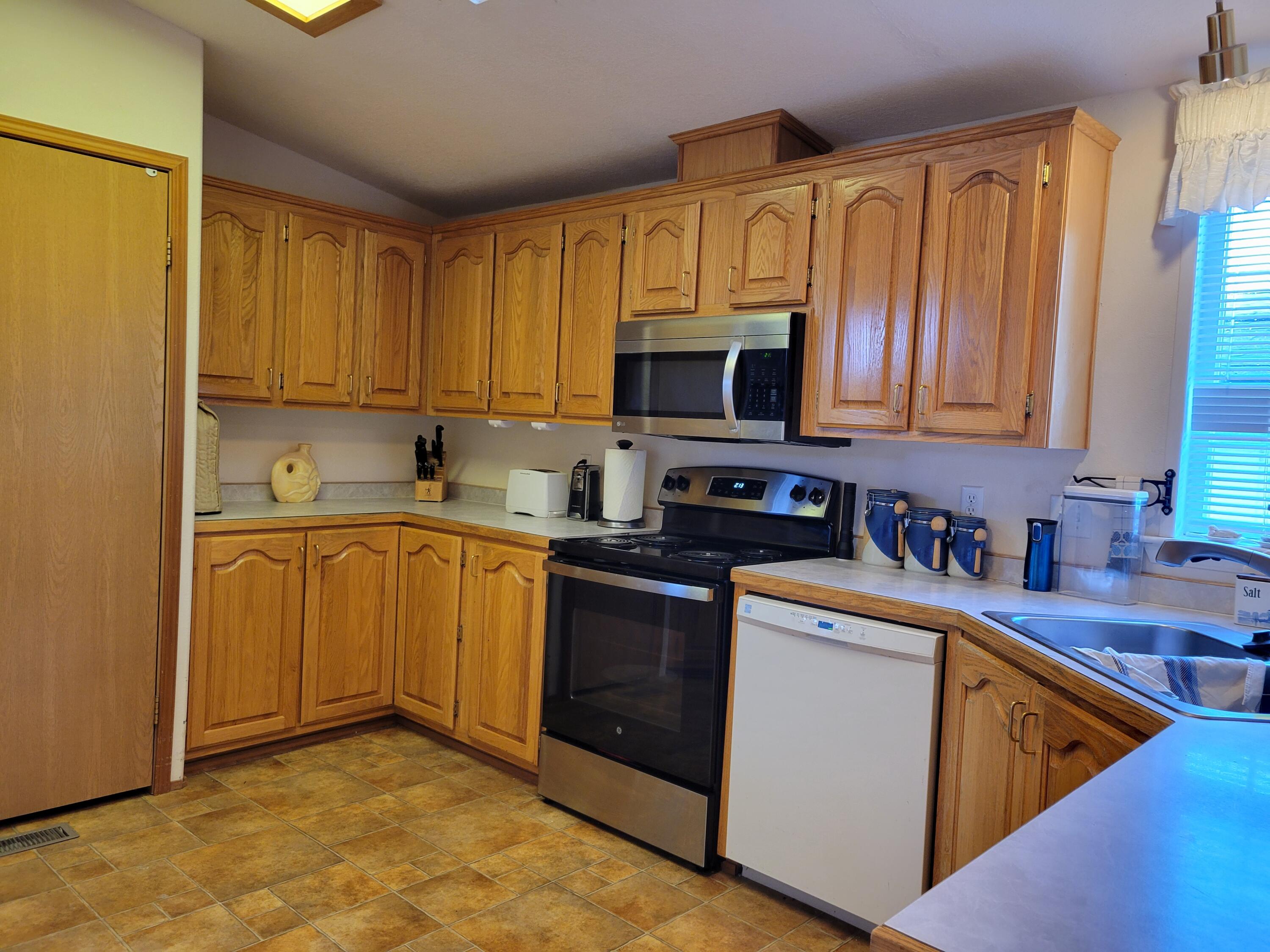 370 Lakeview Drive