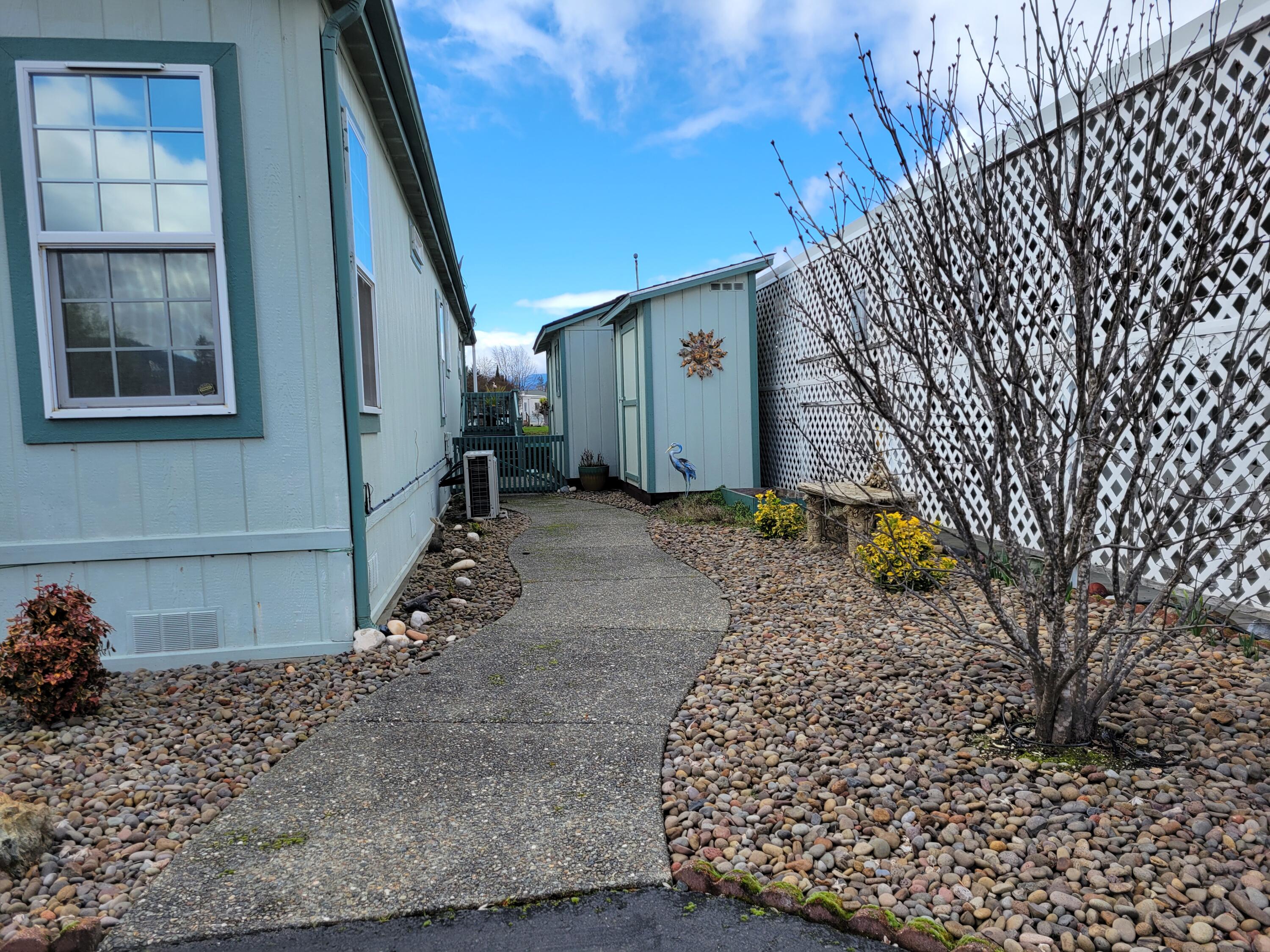 370 Lakeview Drive