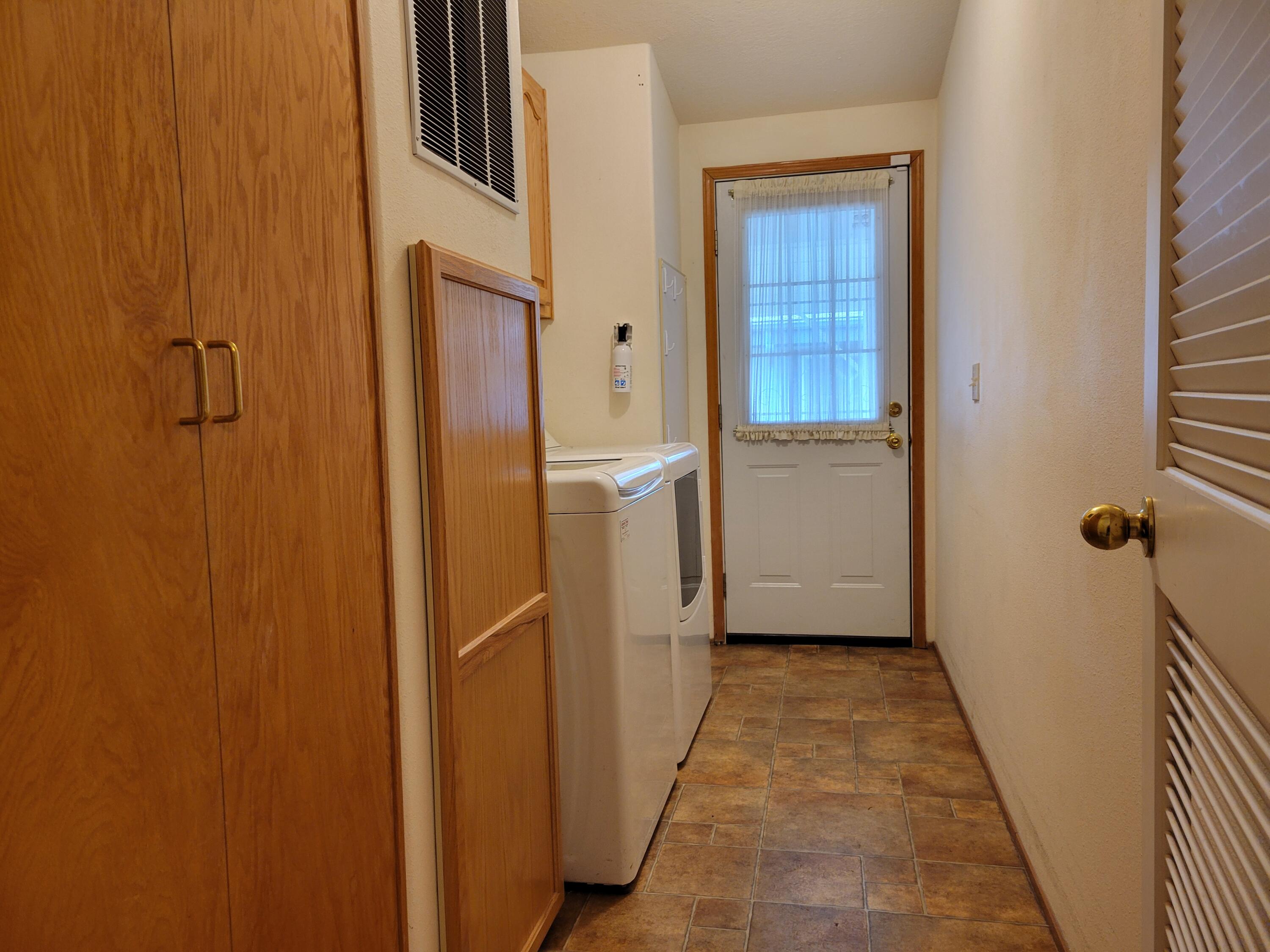 370 Lakeview Drive