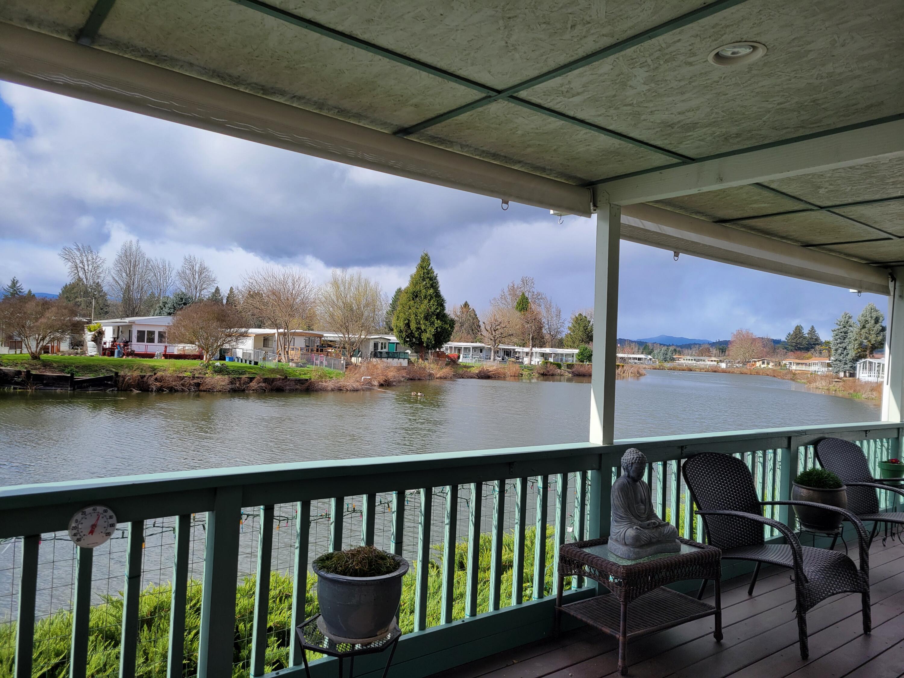 370 Lakeview Drive
