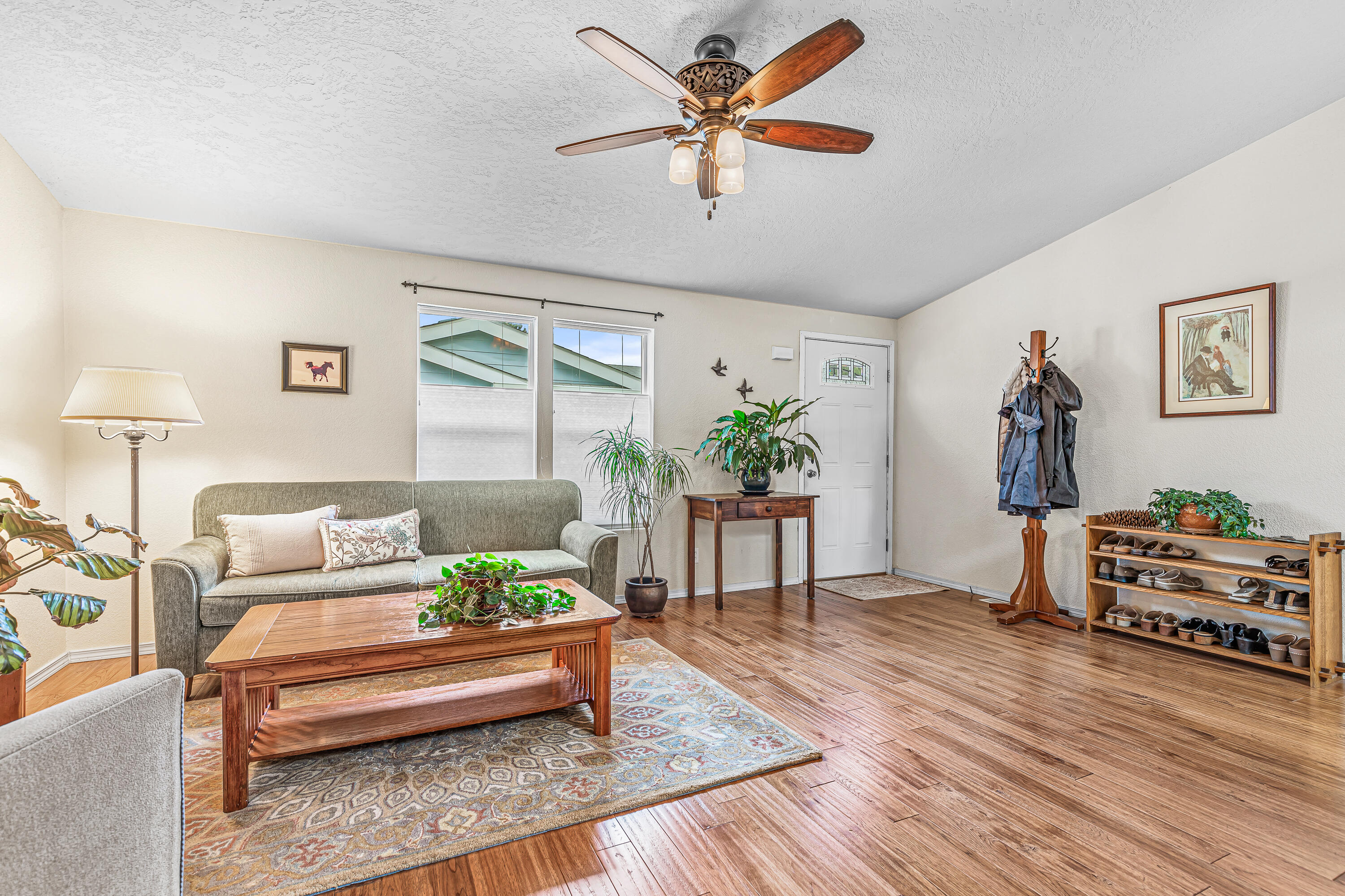 10 E South Stage Road, 514