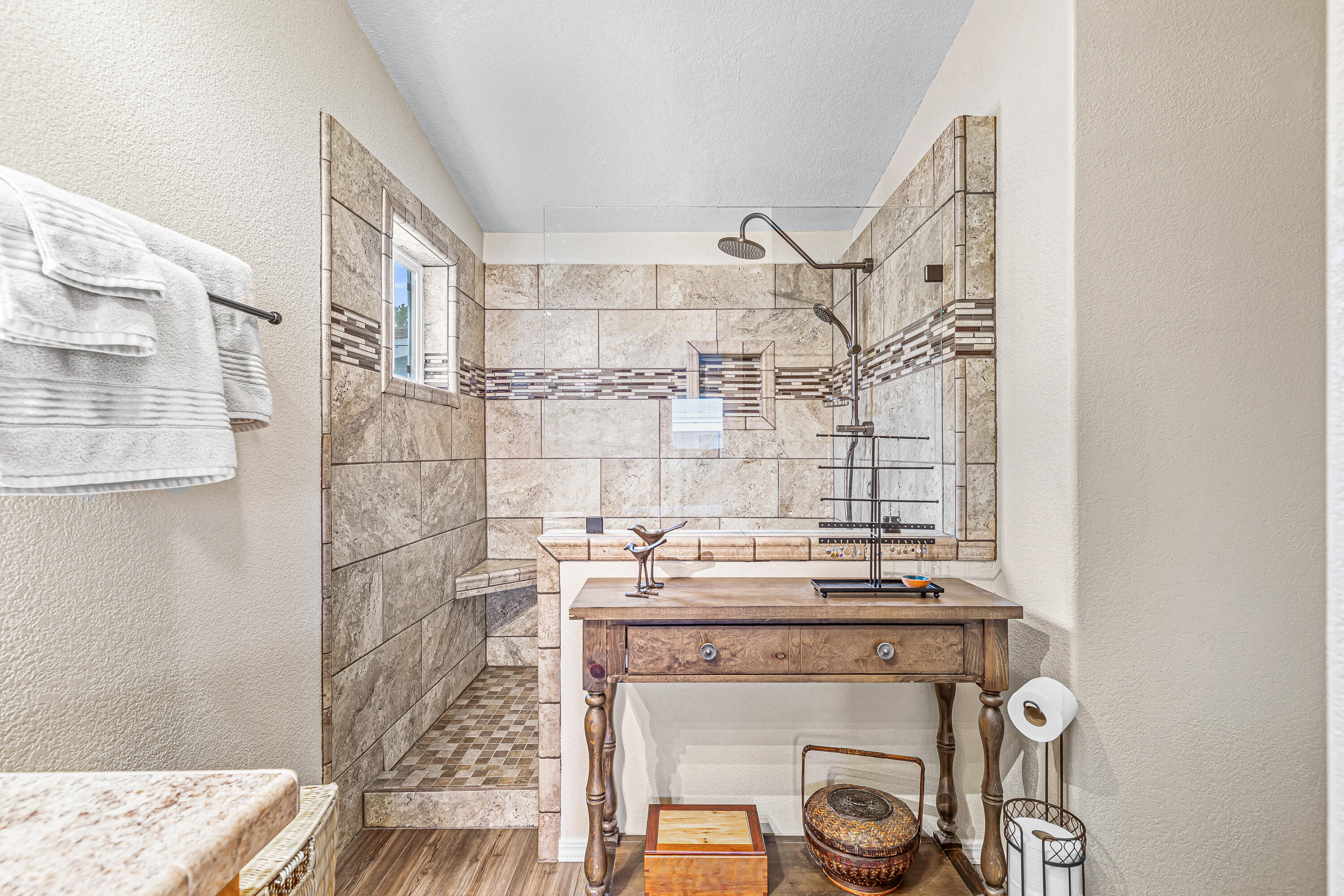 10 E South Stage Road, 514