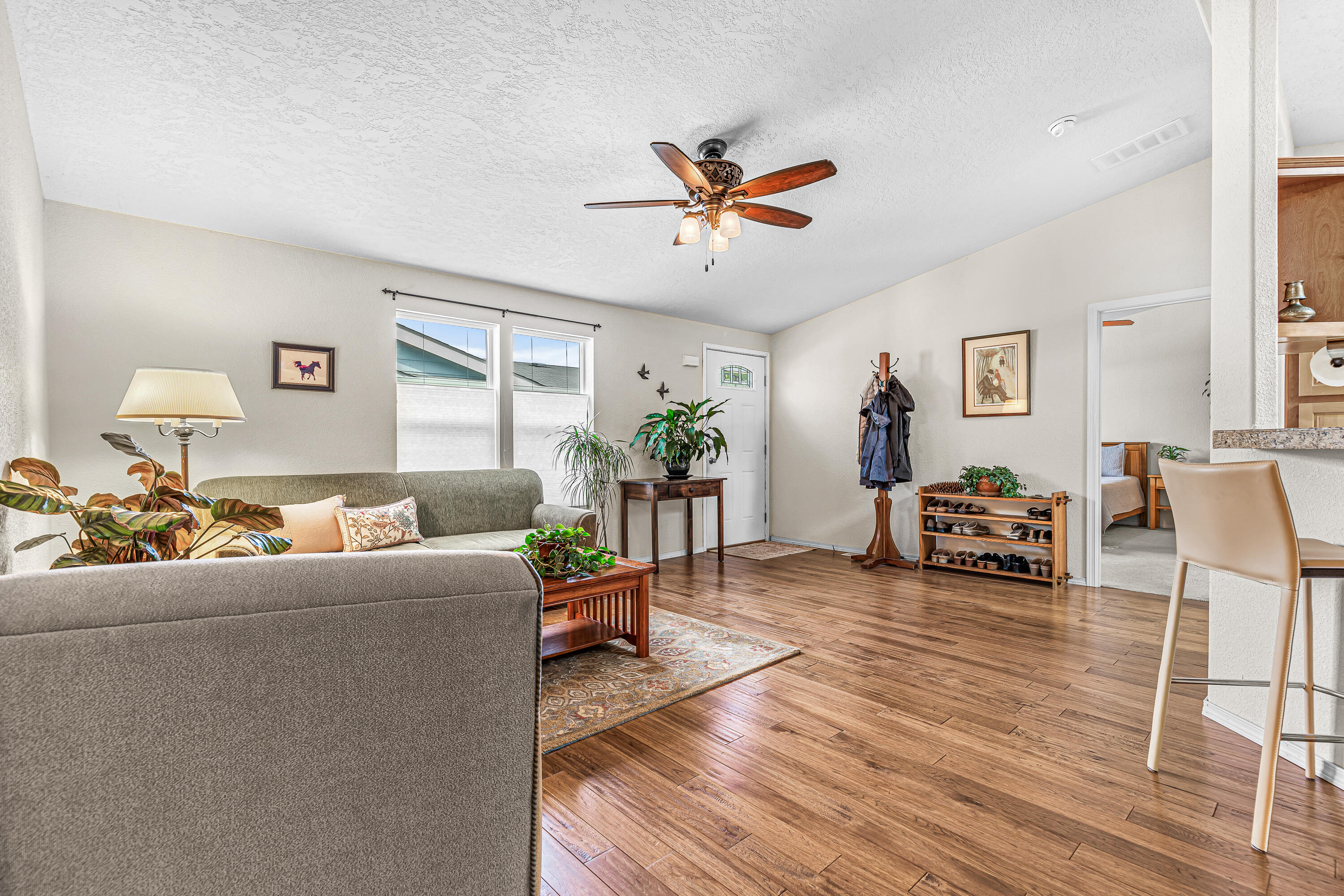 10 E South Stage Road, 514