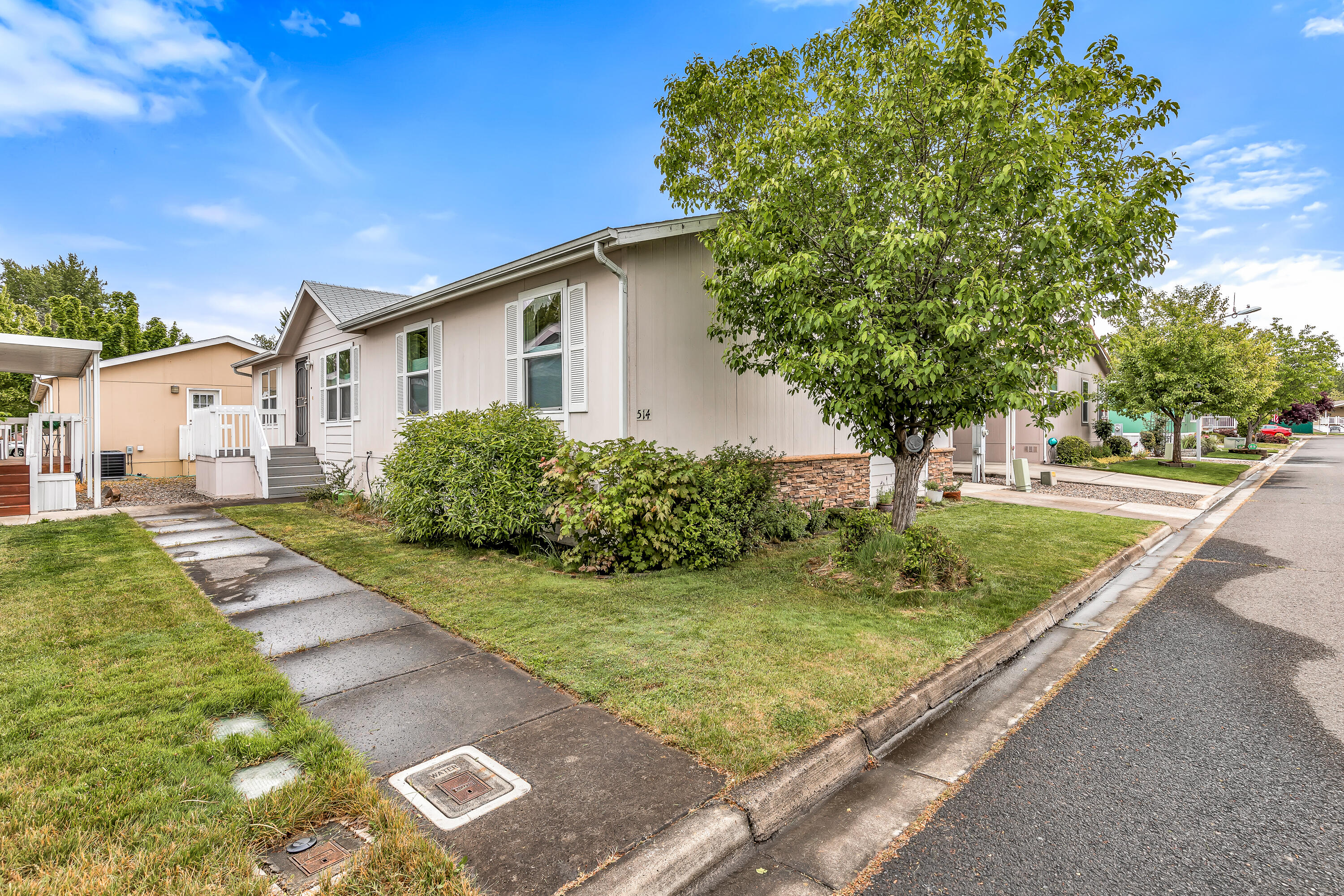 10 E South Stage Road, 514