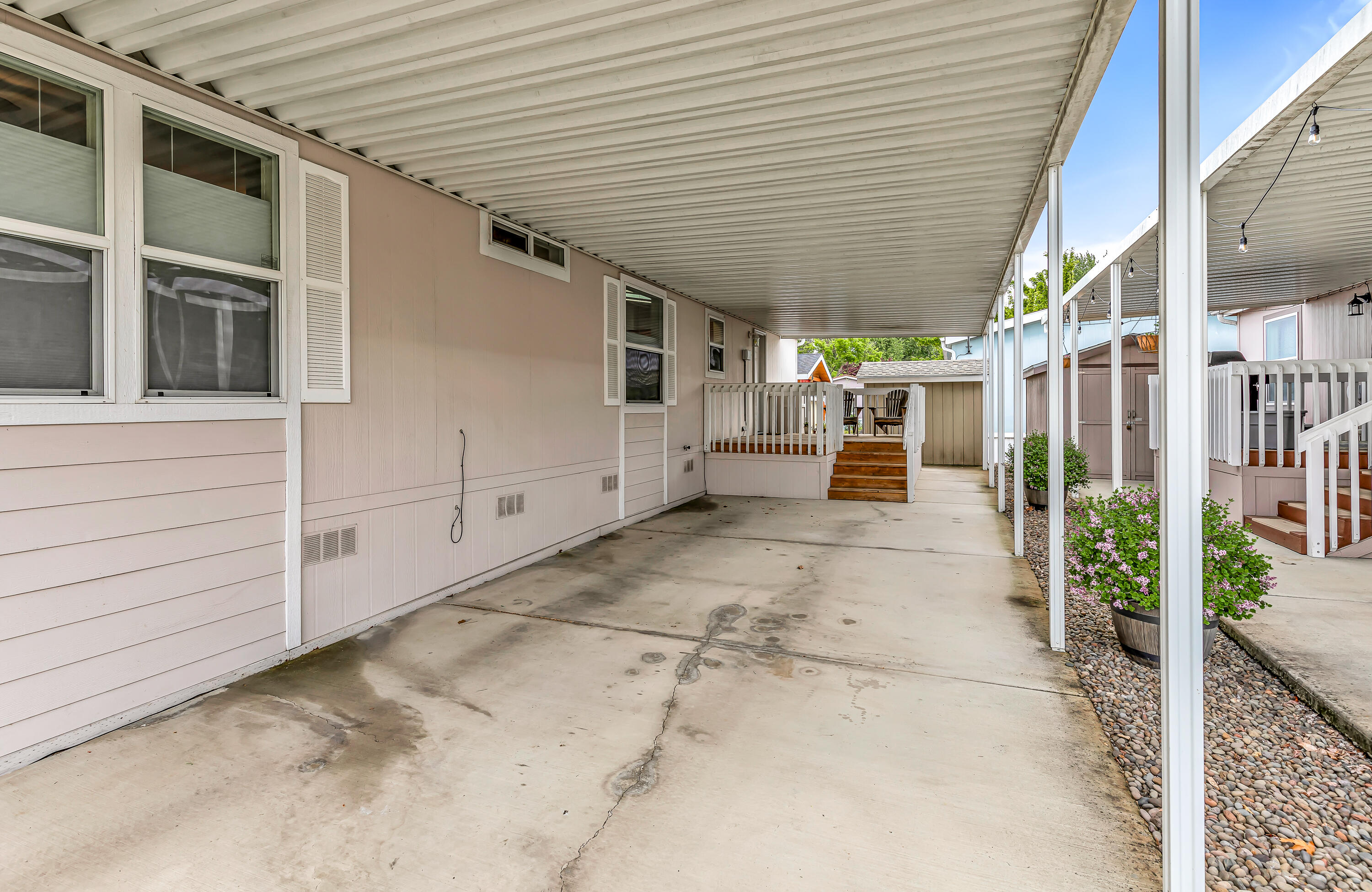 10 E South Stage Road, 514