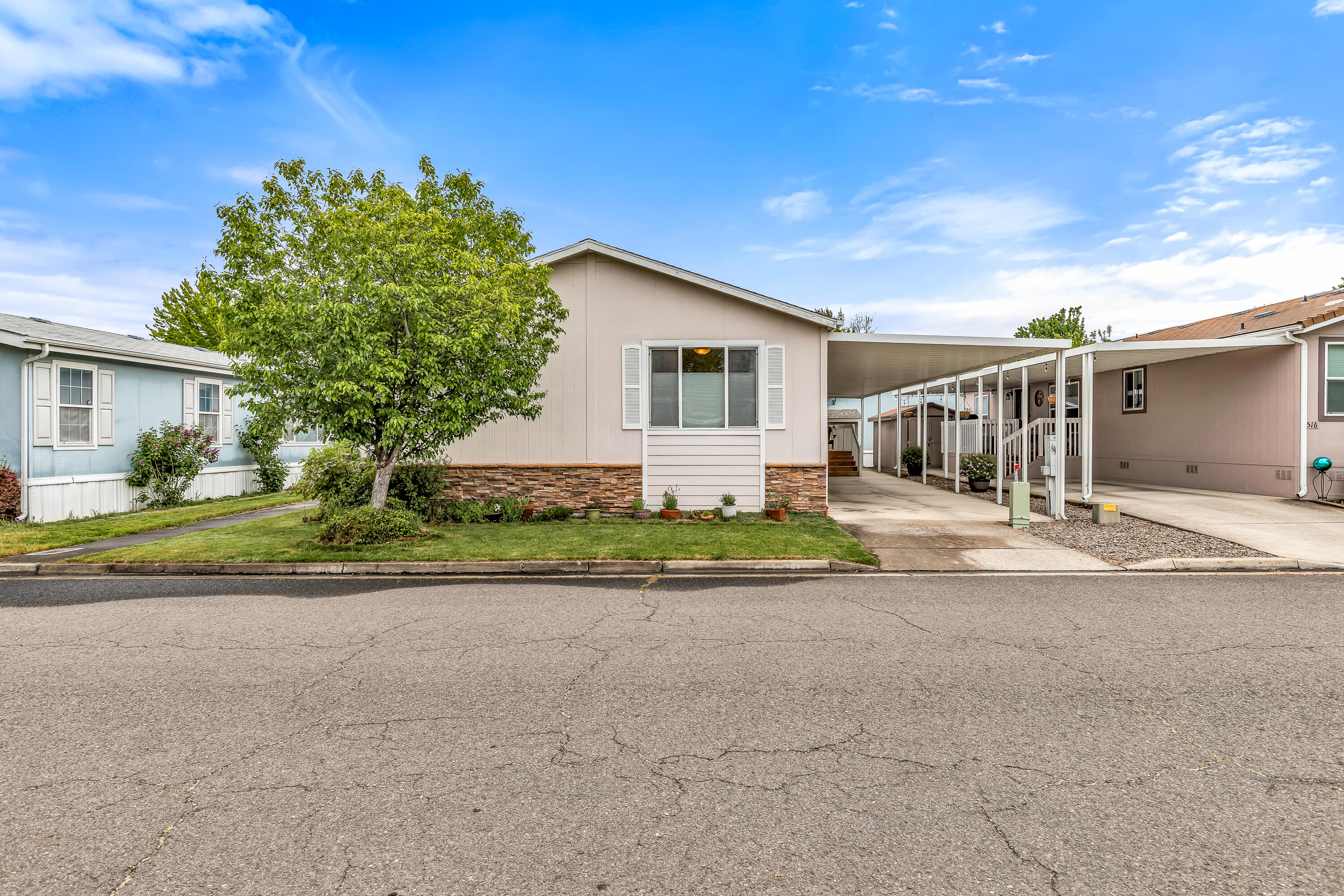10 E South Stage Road, 514
