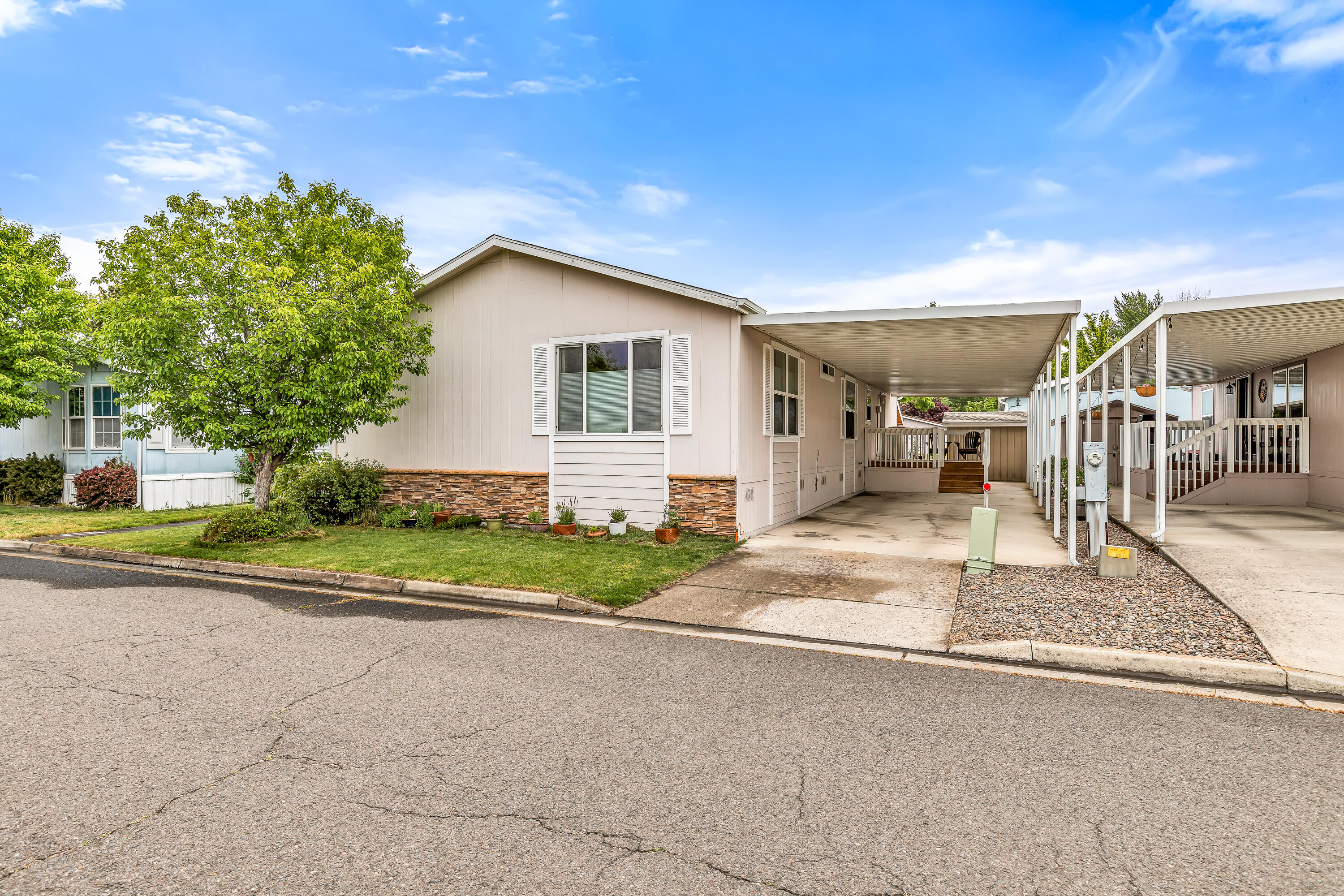10 E South Stage Road, 514