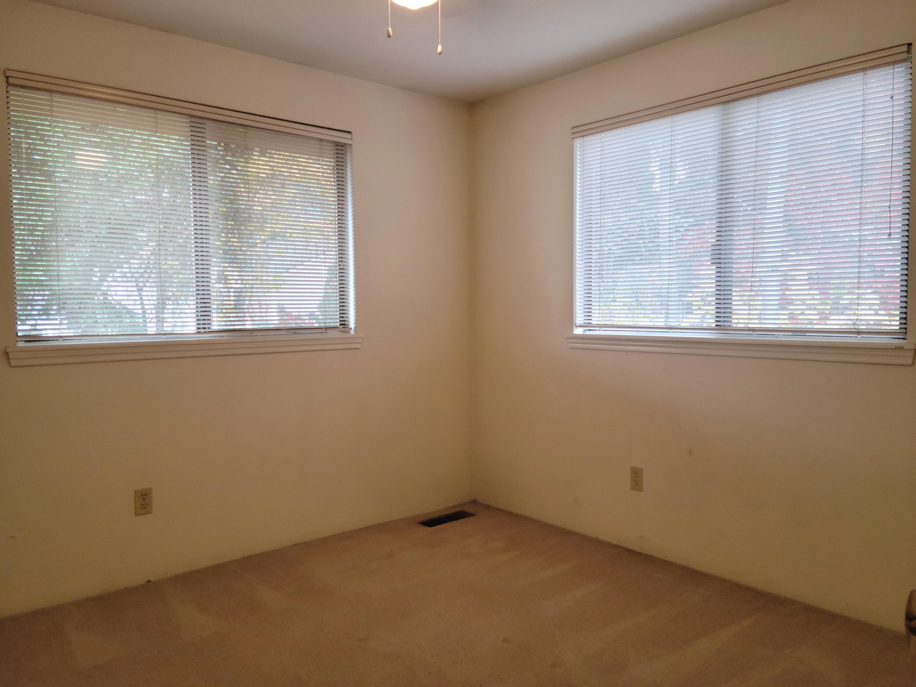 1527 NW Thompson Way